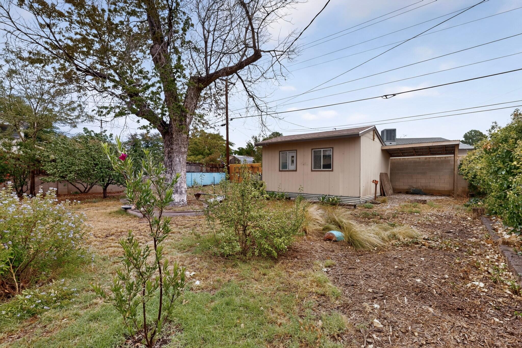 Photo 6 — 1408 Espejo Street NE