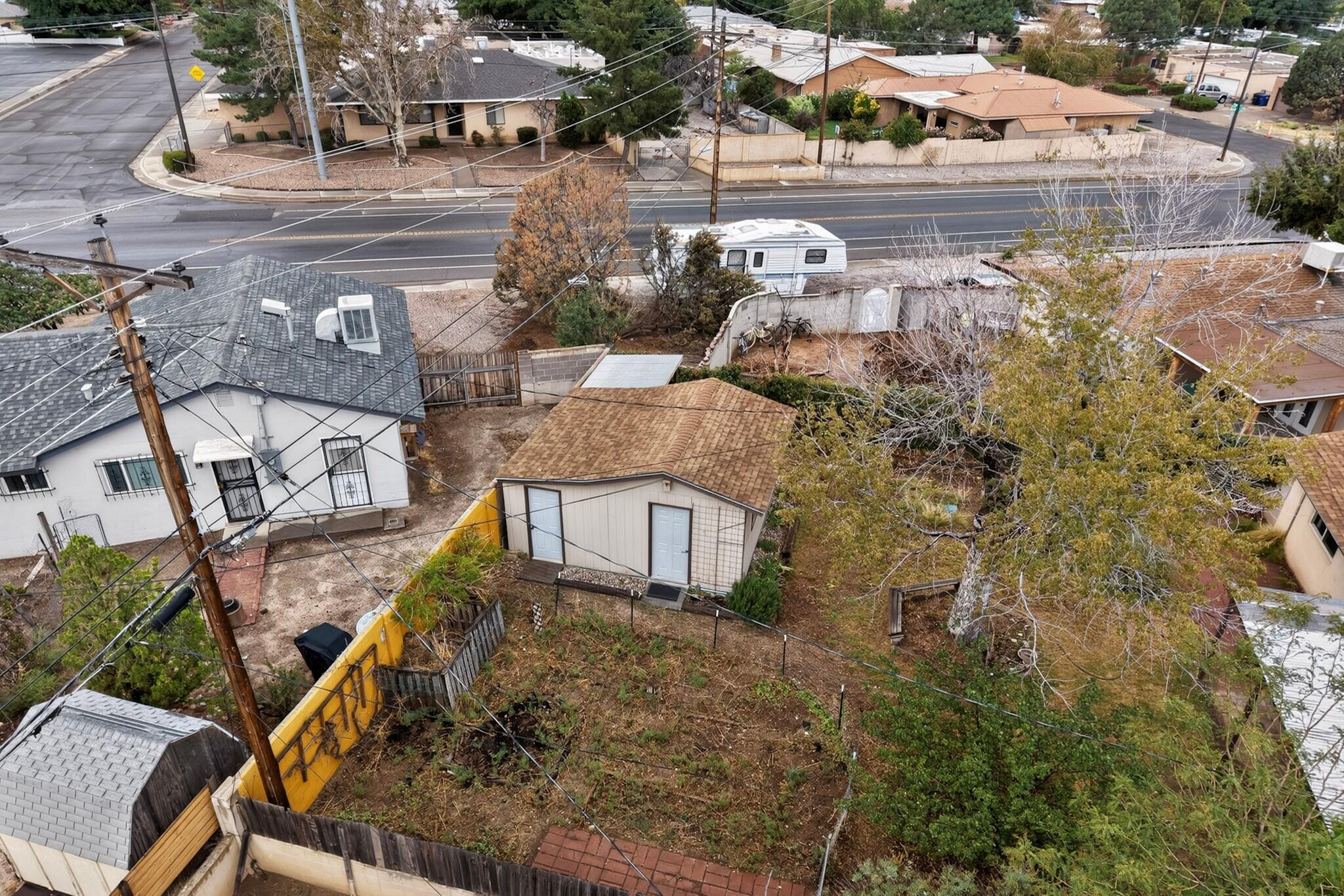 Photo 3 — 1408 Espejo Street NE