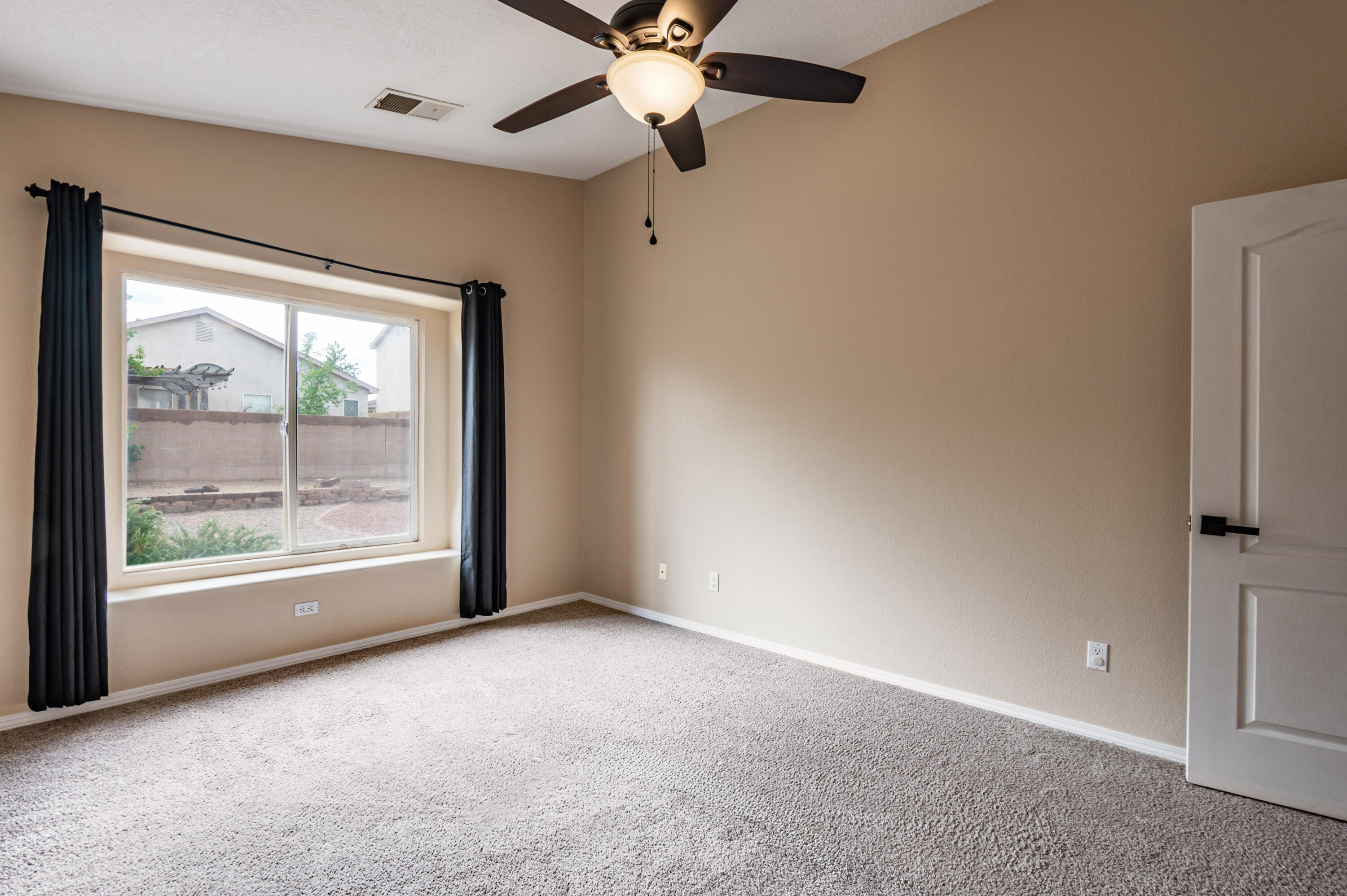 Photo 16 — 7716 Banyon Avenue NW