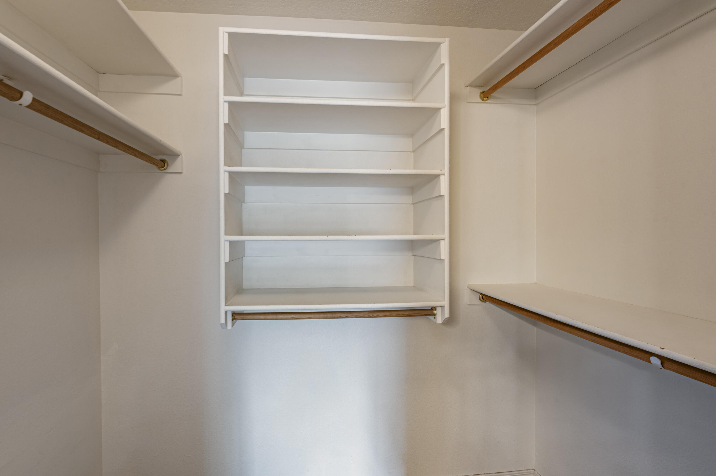 Photo 10 — 7716 Banyon Avenue NW