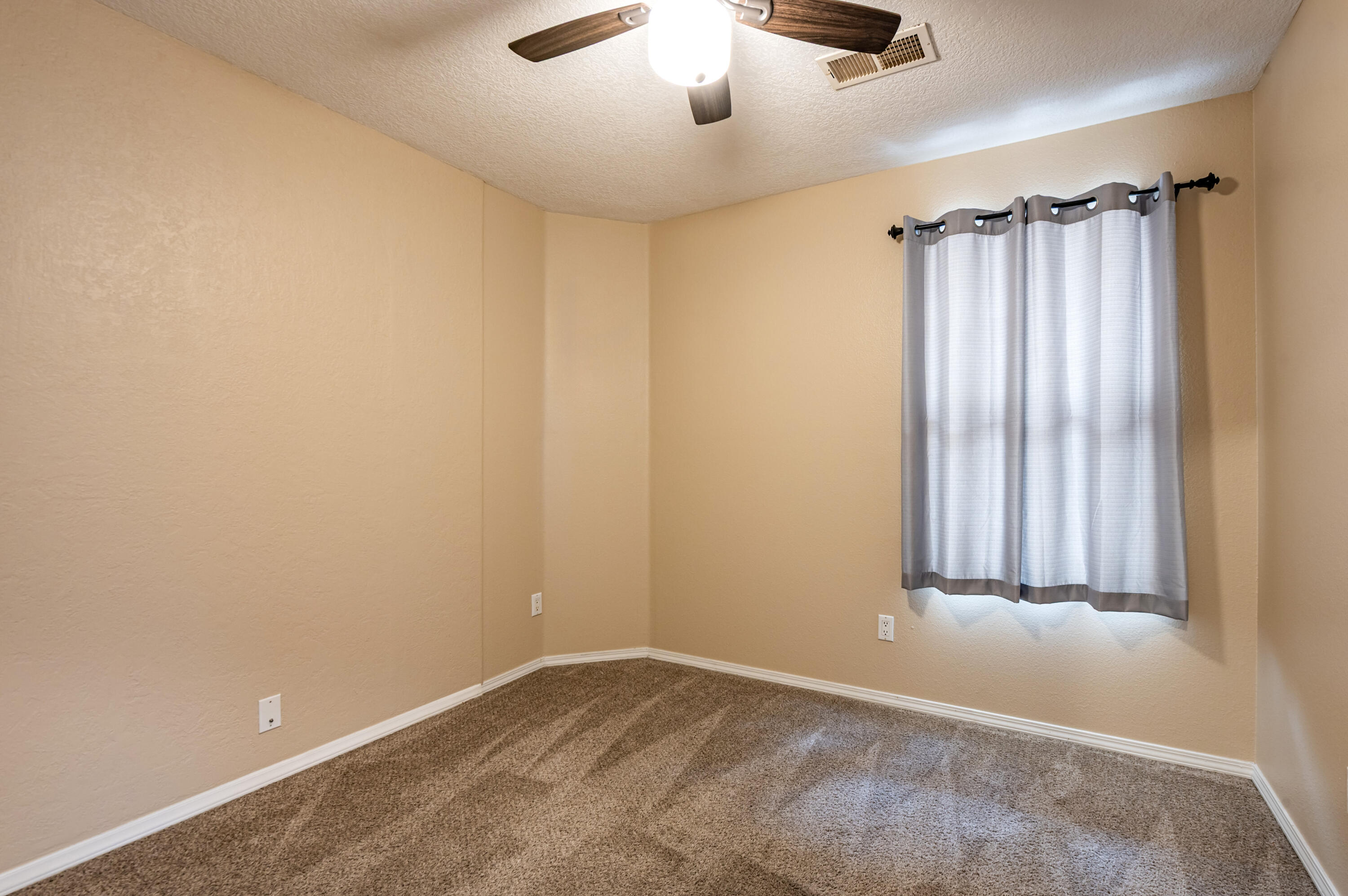 Photo 9 — 7716 Banyon Avenue NW