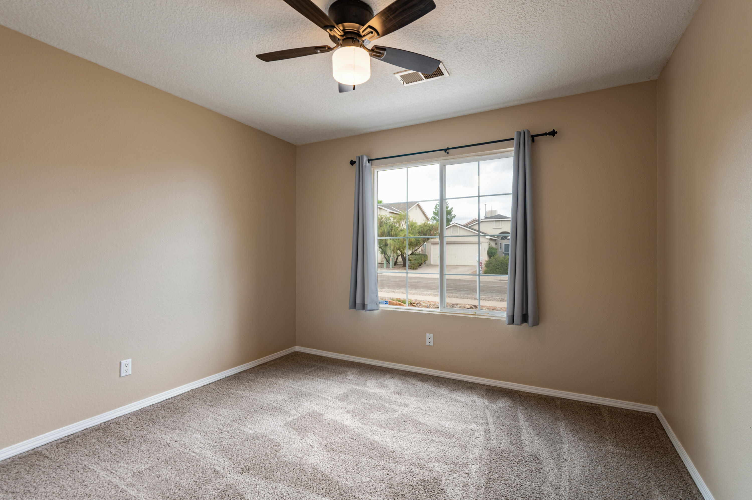 Photo 7 — 7716 Banyon Avenue NW