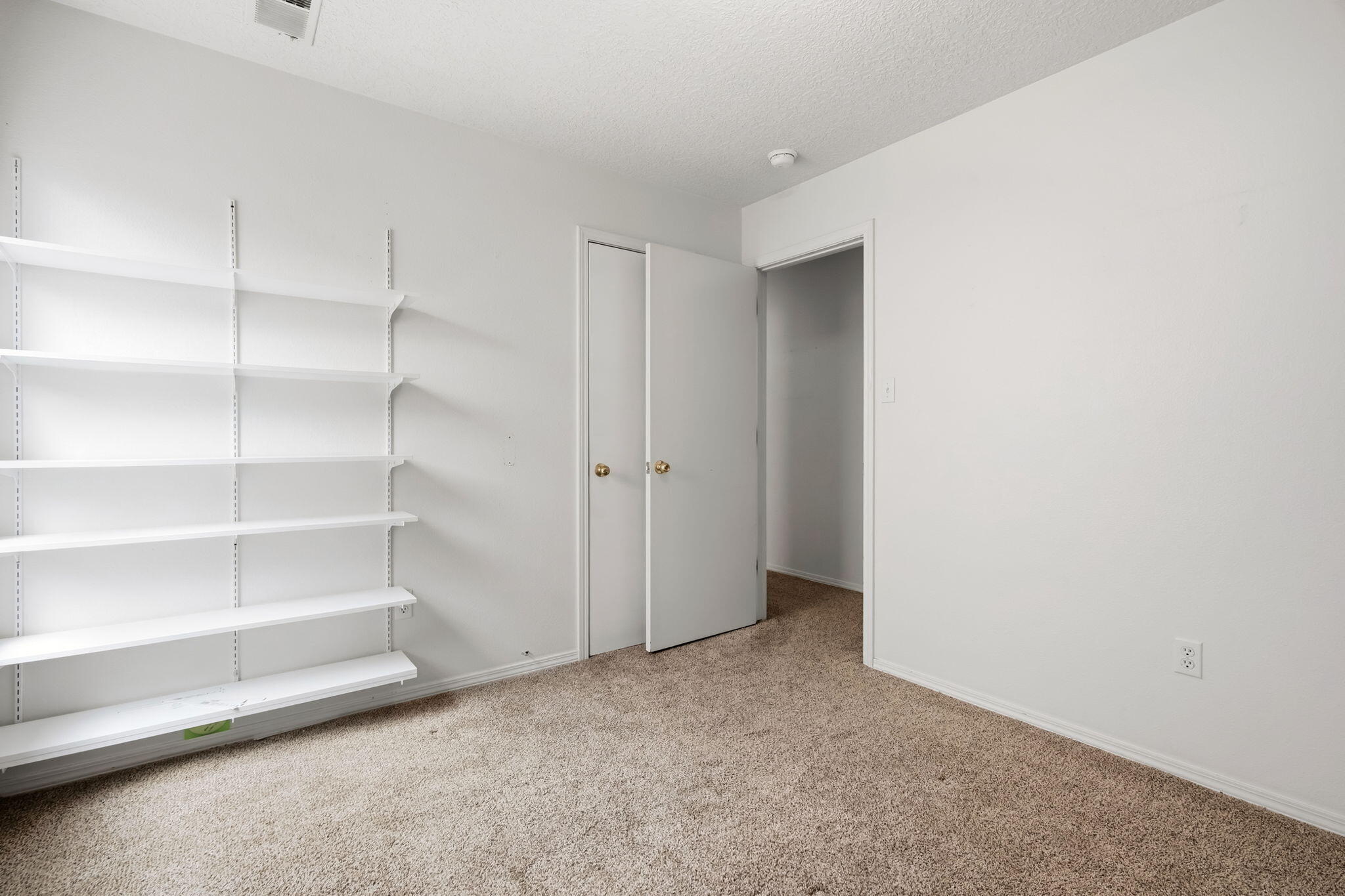 Photo 10 — 5300 River Ridge Avenue NW