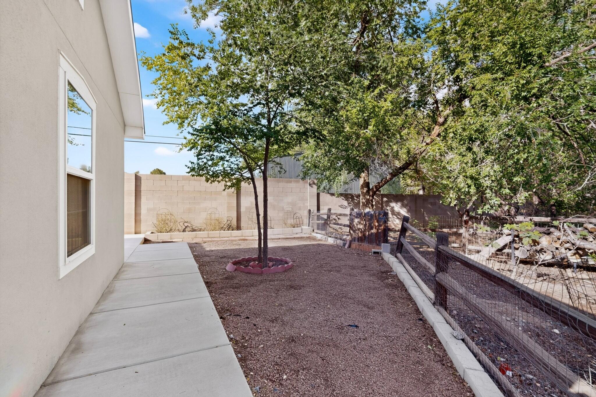 Photo 14 — 1527 Phoenix Avenue NW