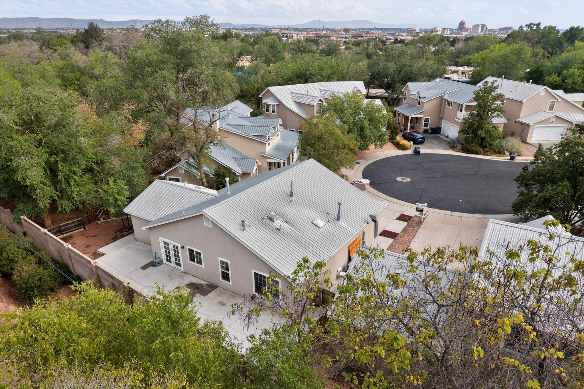 Photo 13 — 1527 Phoenix Avenue NW