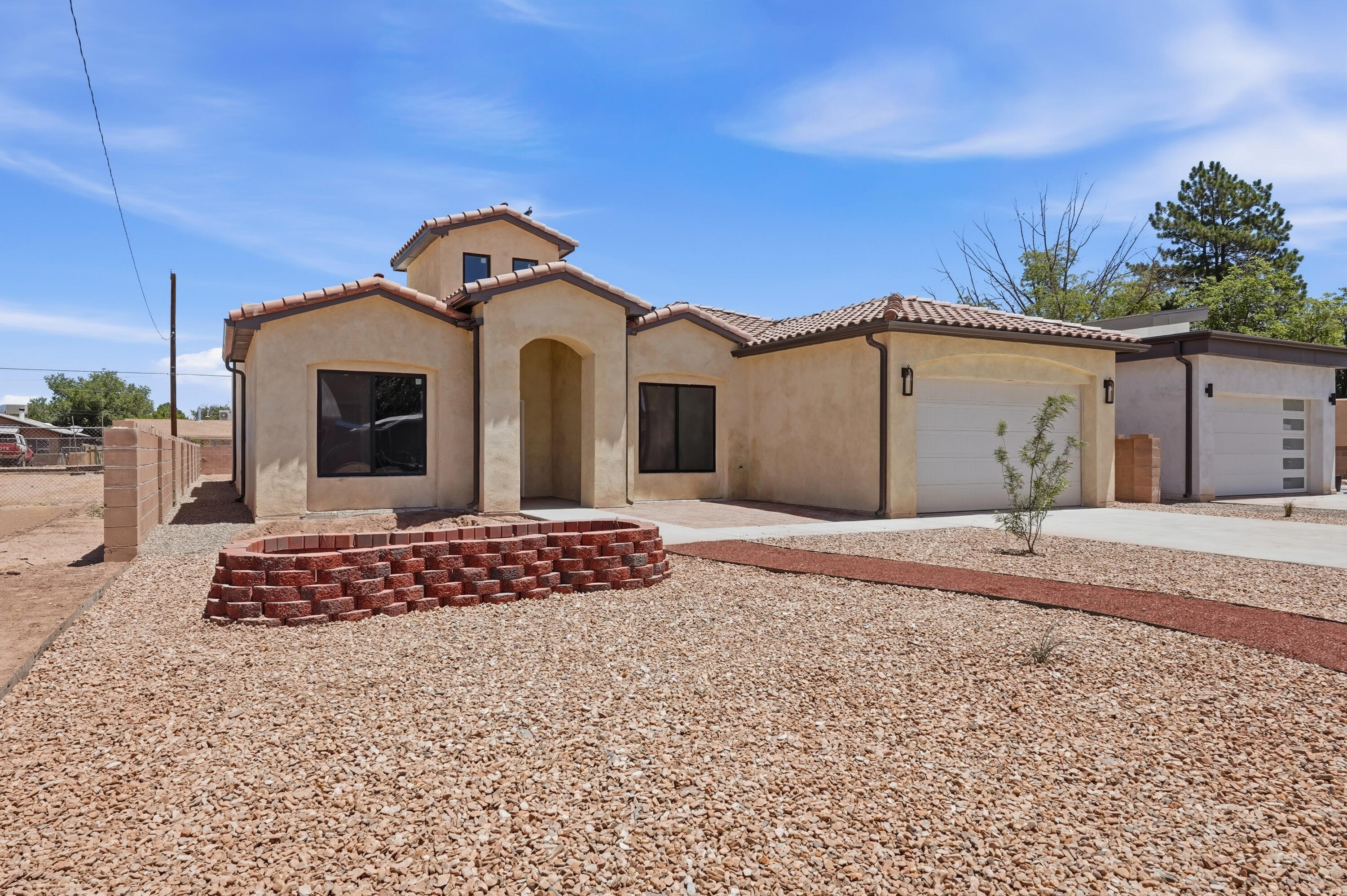 1325 Van Cleave Road NW, Albuquerque, NM 87107