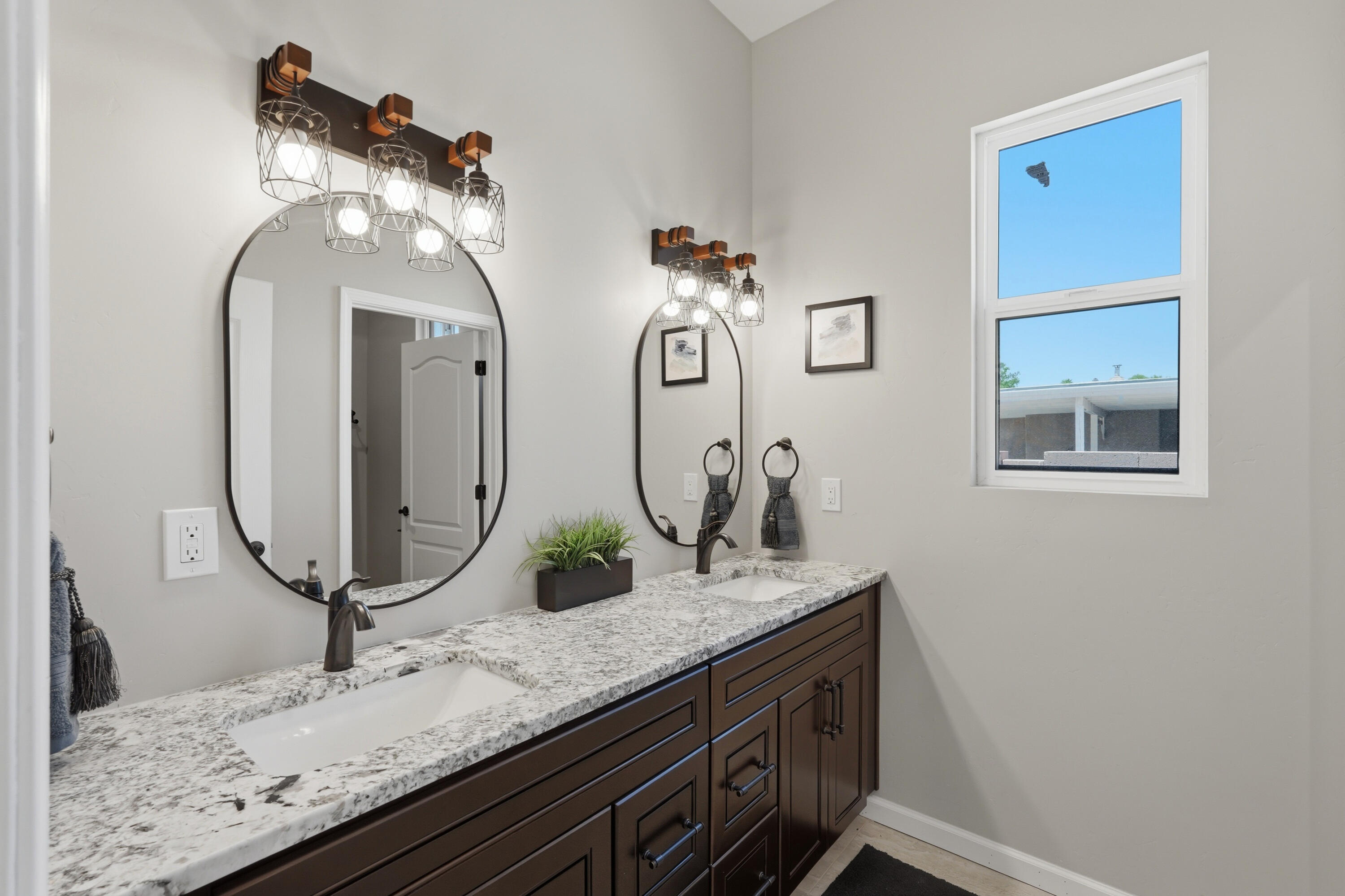Photo 8 — 1325 Van Cleave Road NW