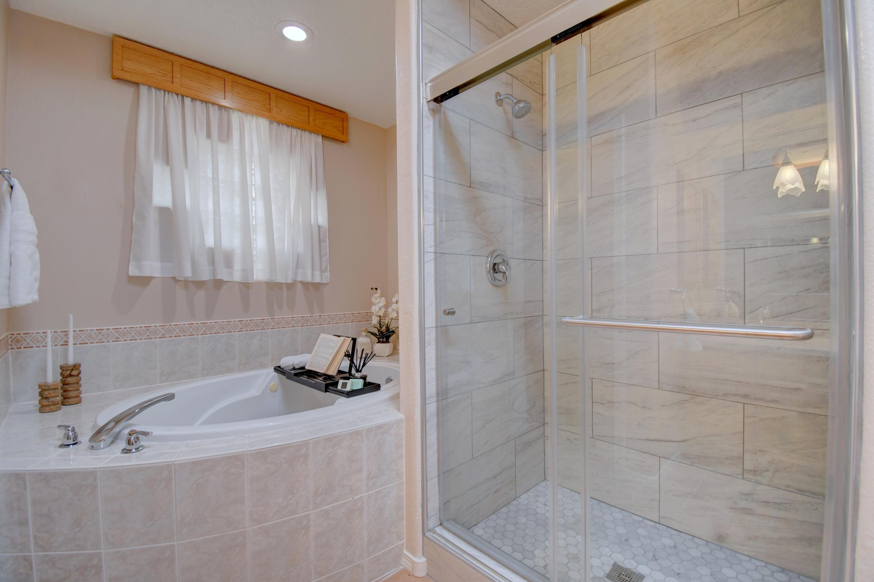 Photo 13 — 6404 Sage Point Court NE
