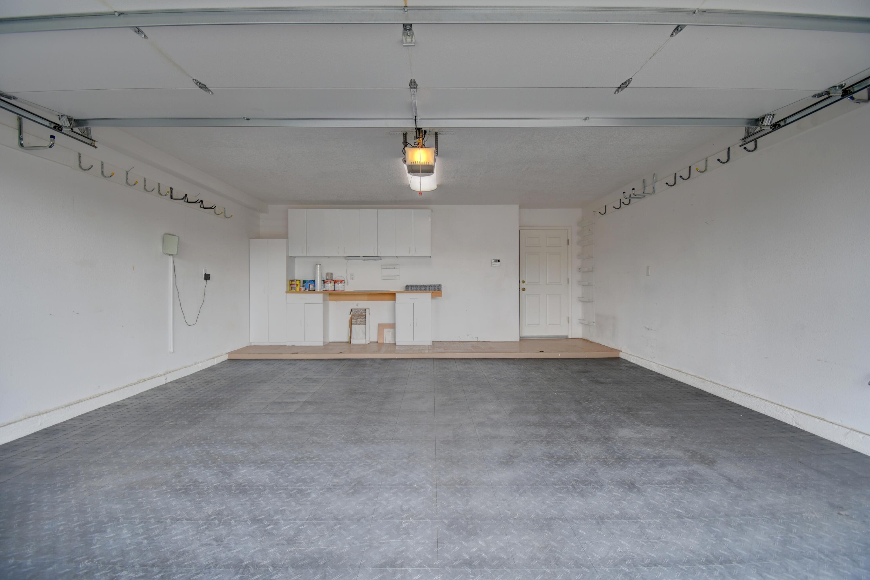 Photo 16 — 6404 Sage Point Court NE
