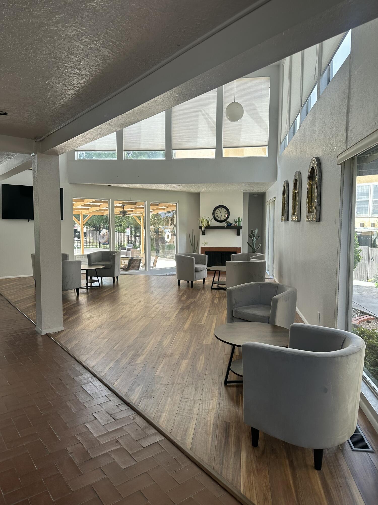 Photo 3 — 32 Calle Playa Del Sol NE