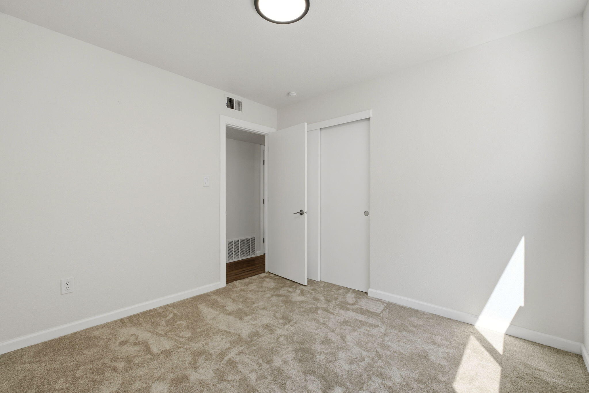 Photo 14 — 12108 Woodland Avenue NE
