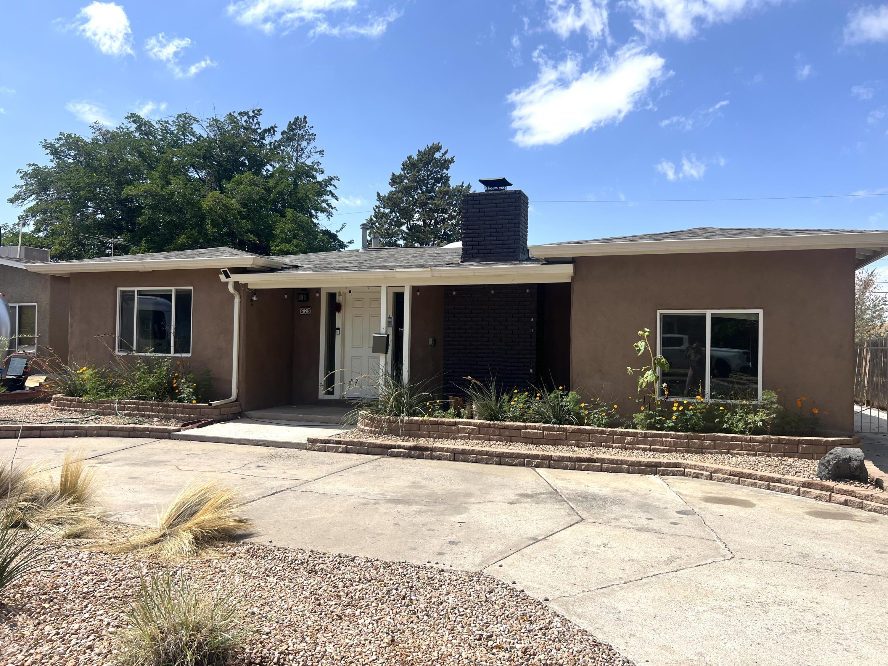 629 Monroe Street SE, Albuquerque, NM 87123