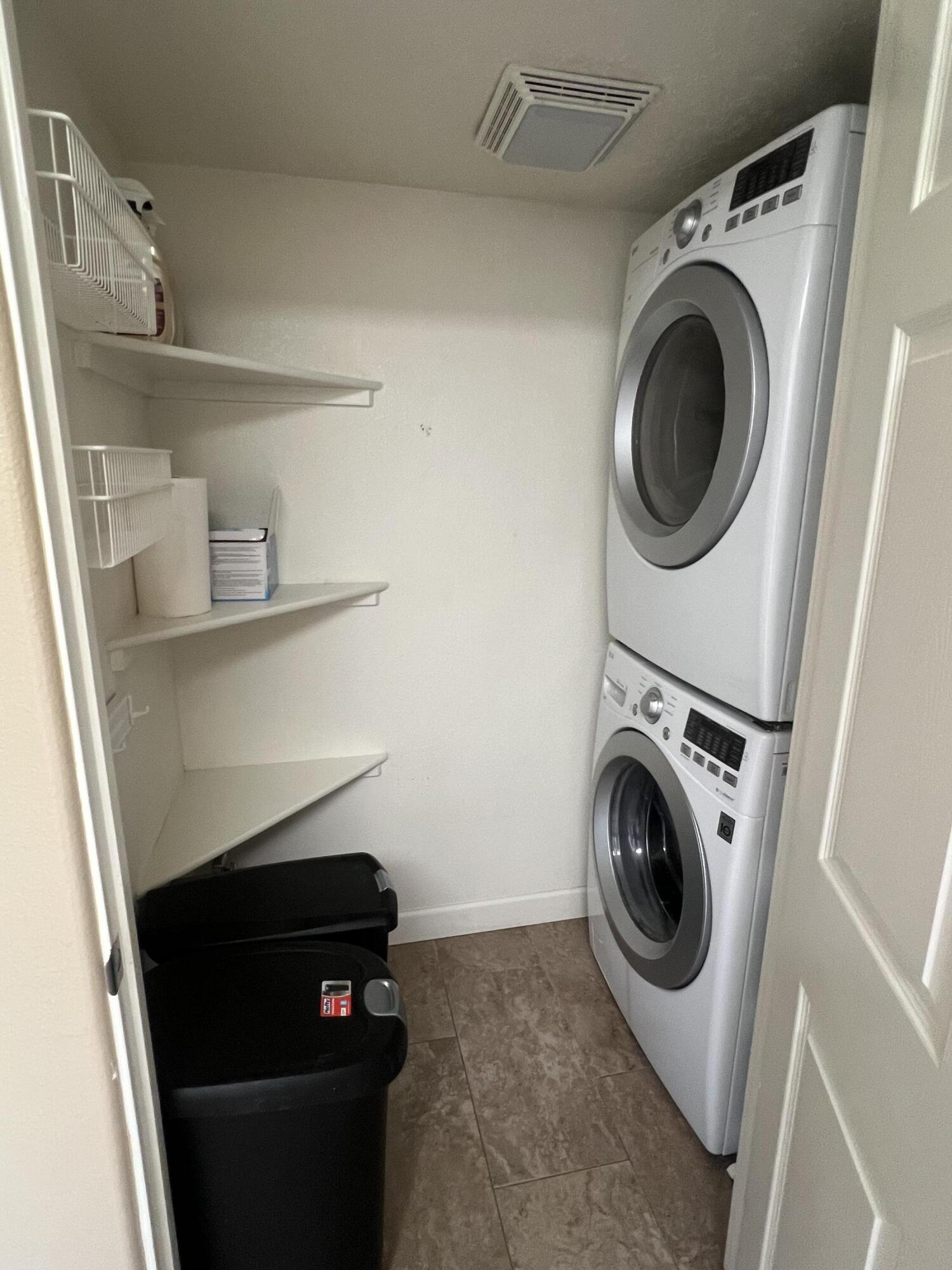 Photo 3 — 629 Monroe Street SE