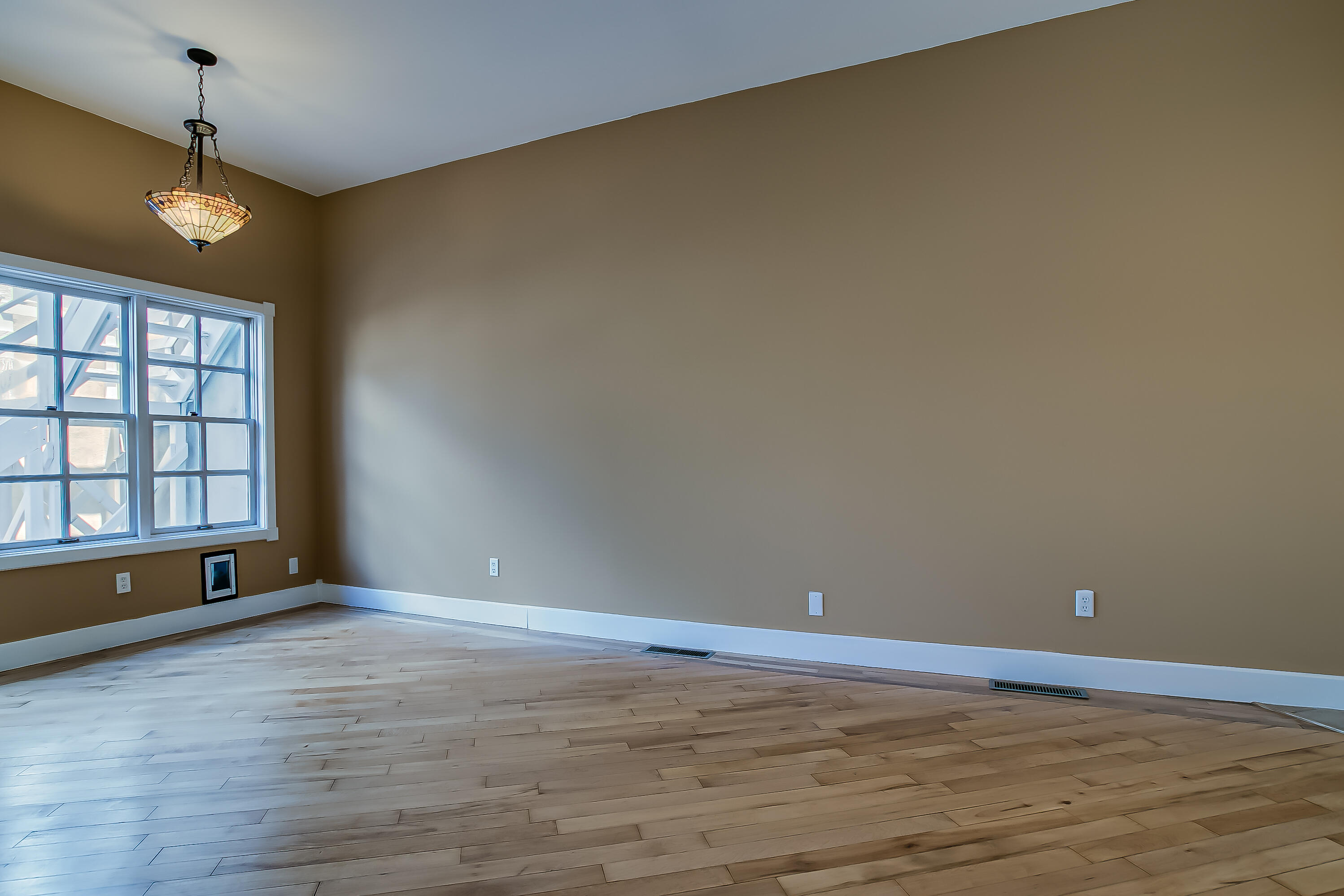 Photo 12 — 501 Mulberry Street NE
