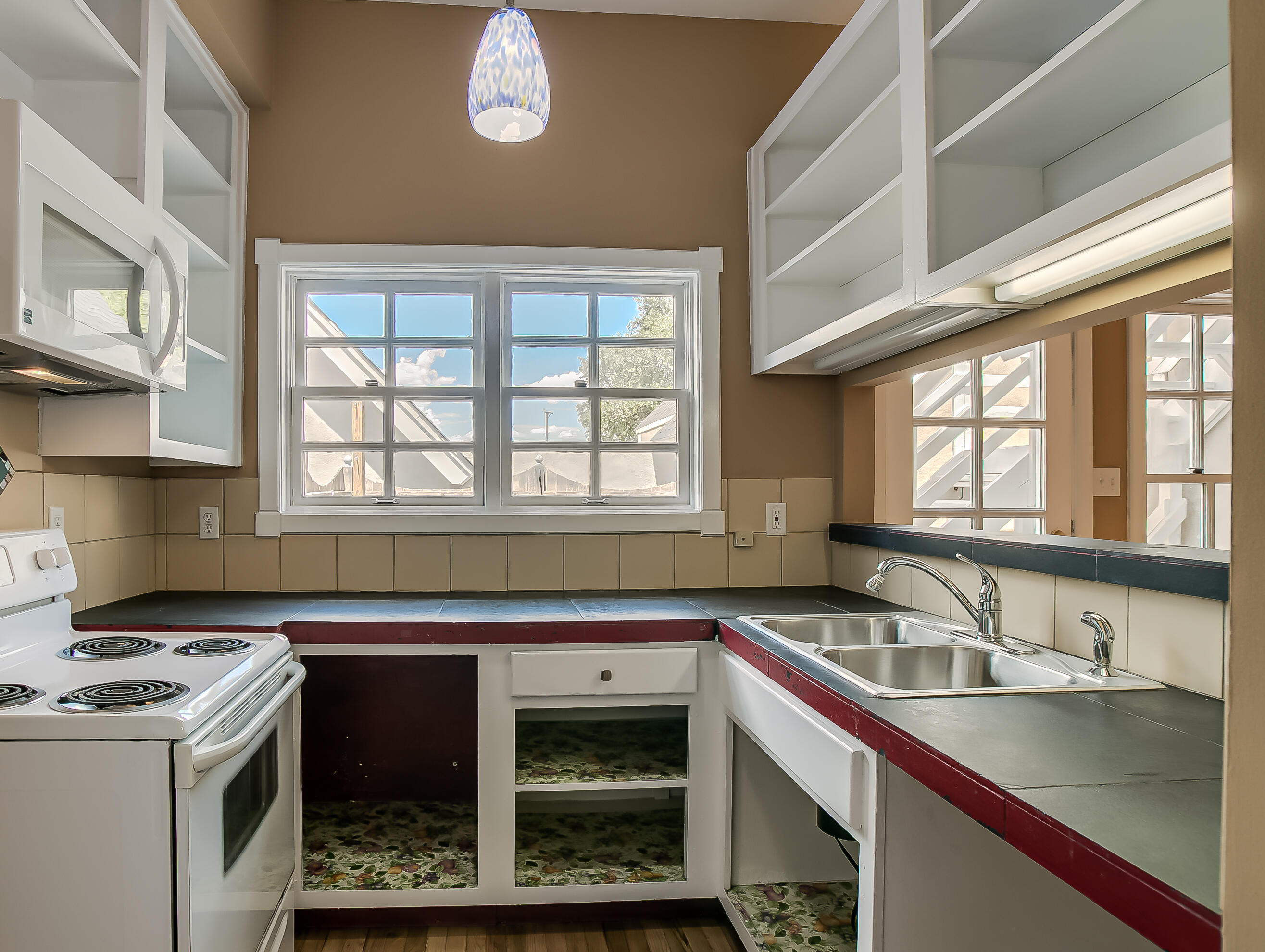 Photo 14 — 501 Mulberry Street NE