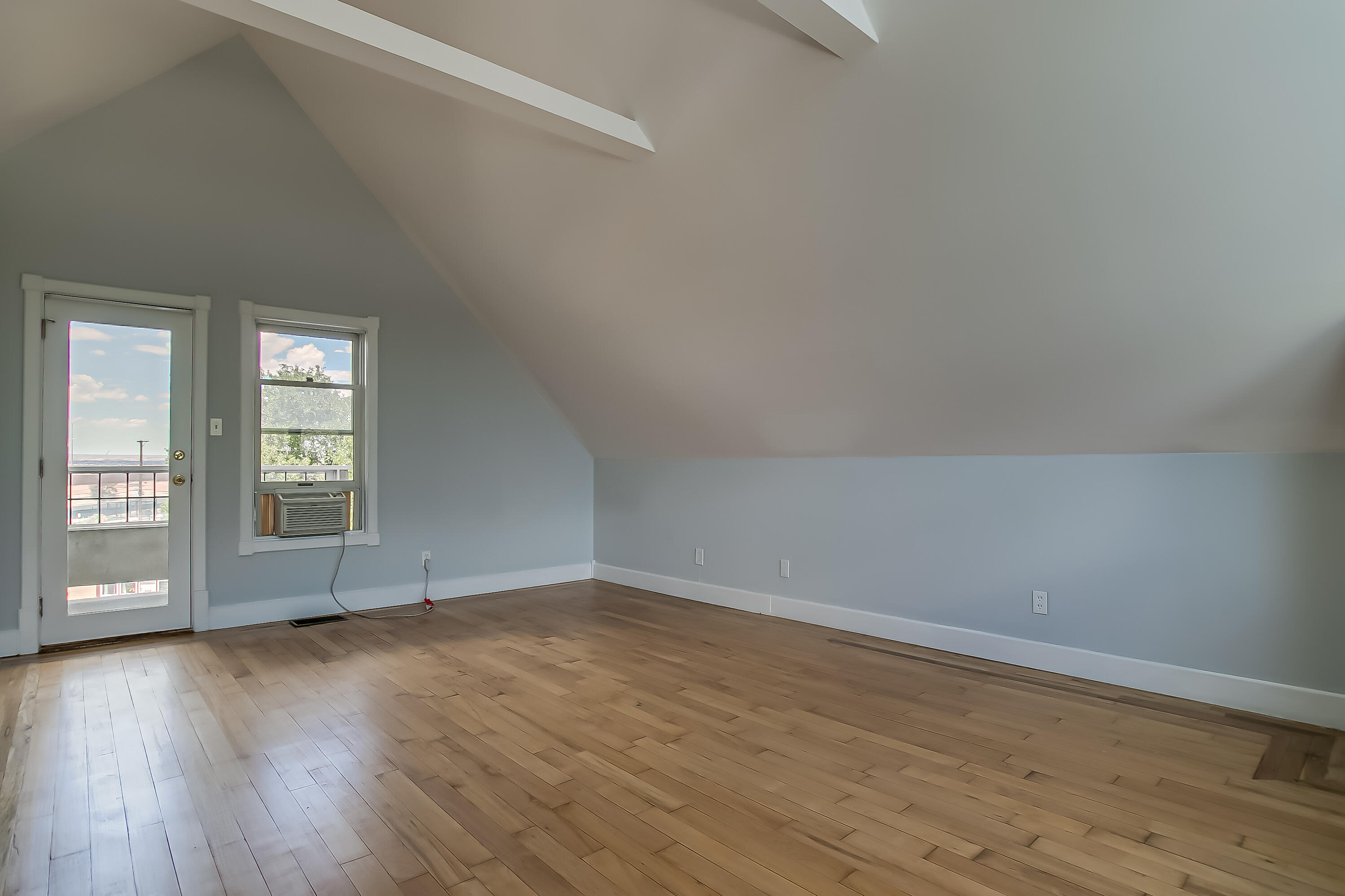Photo 19 — 501 Mulberry Street NE