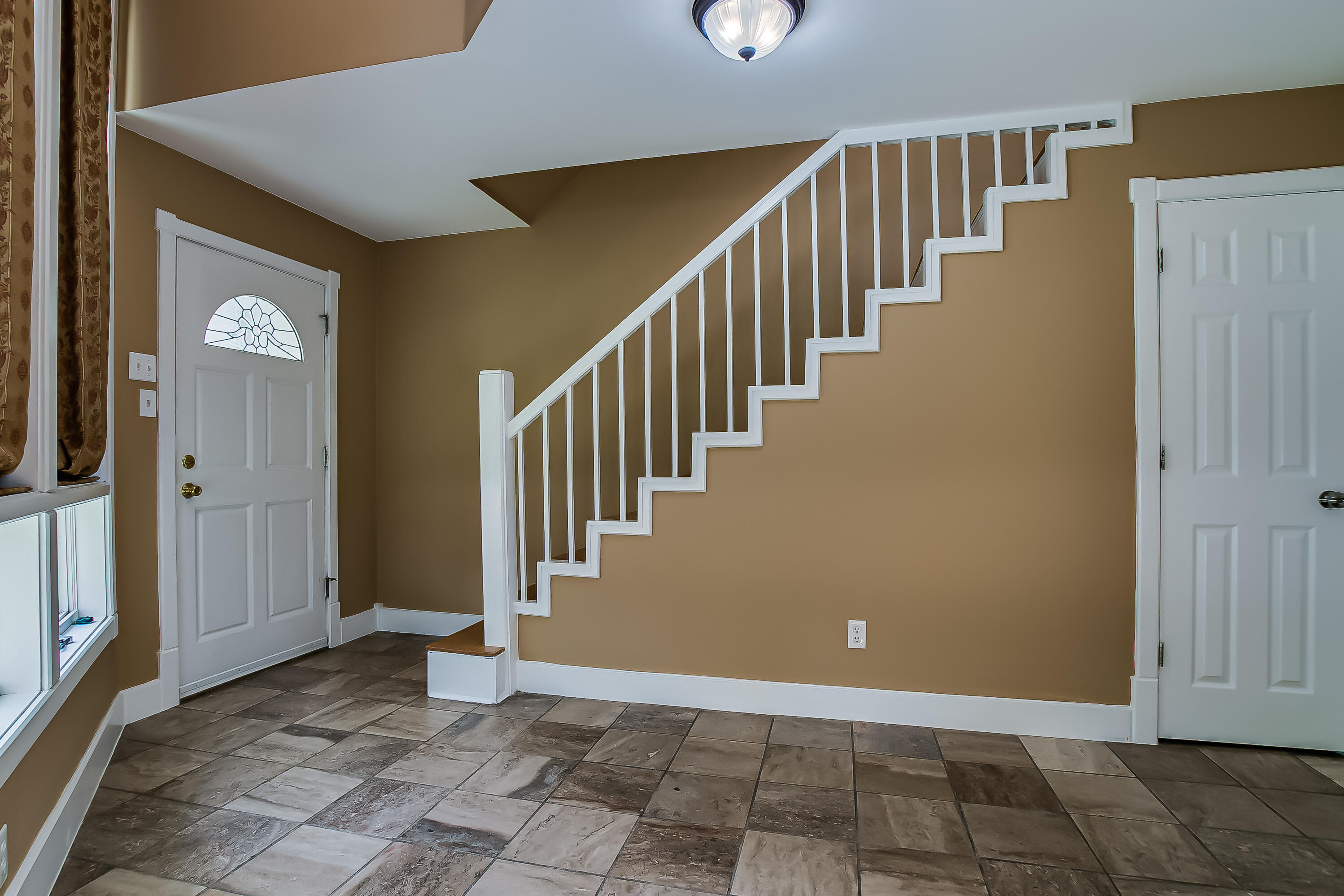 Photo 5 — 501 Mulberry Street NE