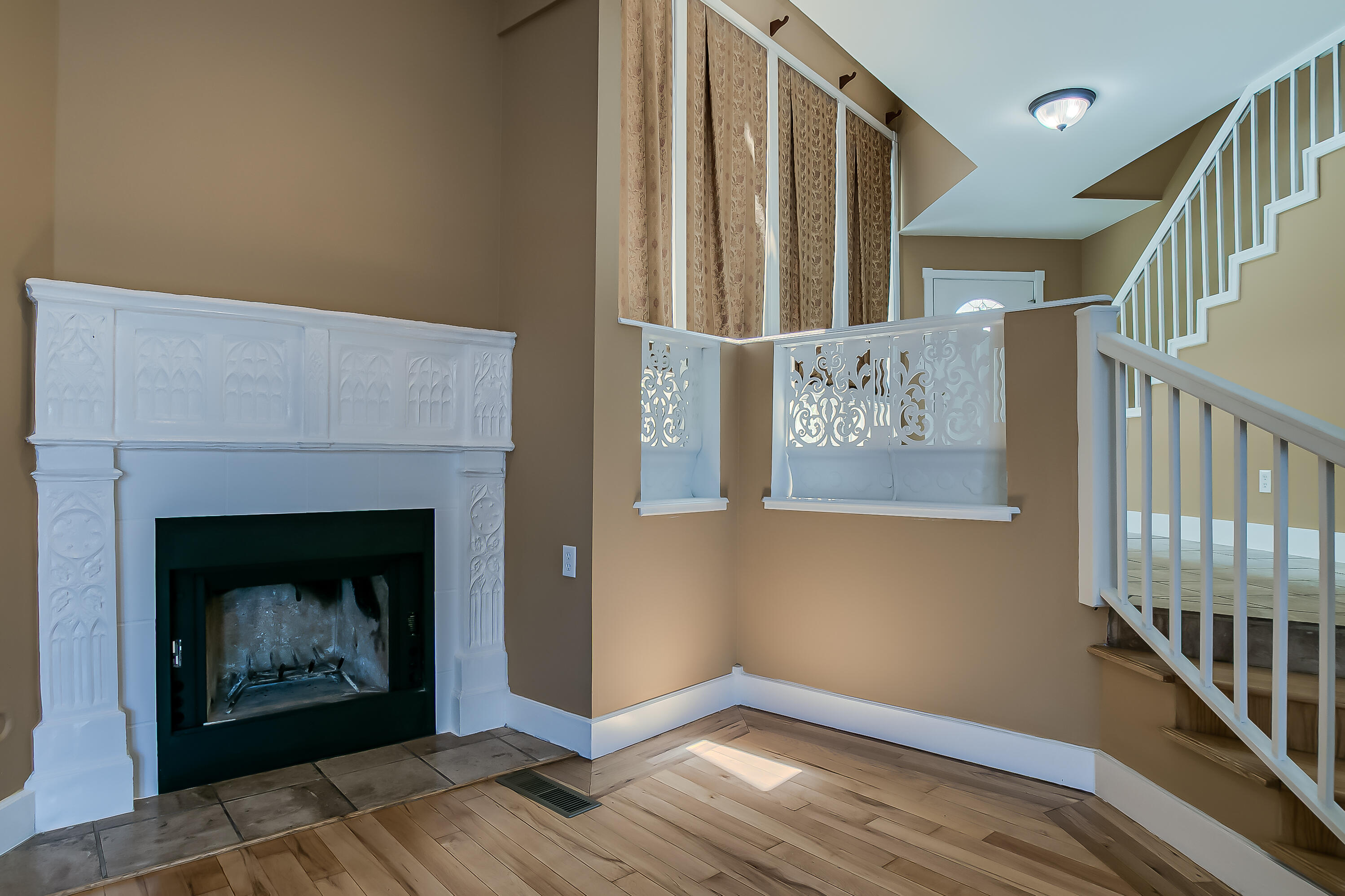 Photo 6 — 501 Mulberry Street NE