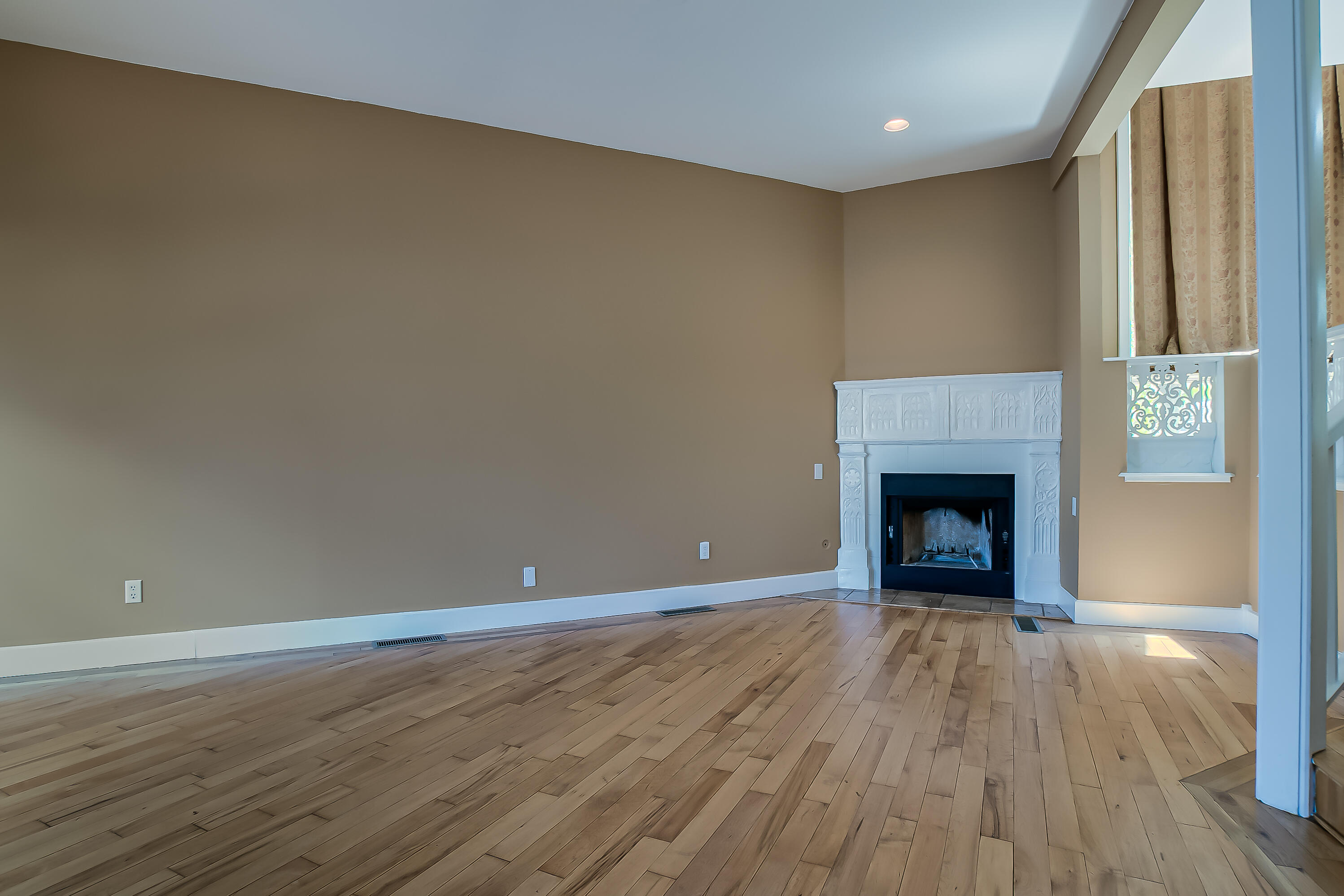 Photo 8 — 501 Mulberry Street NE