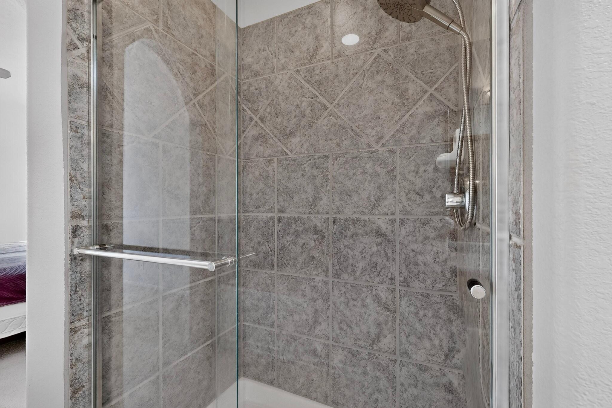 Photo 13 — 12704 Colony Place NE