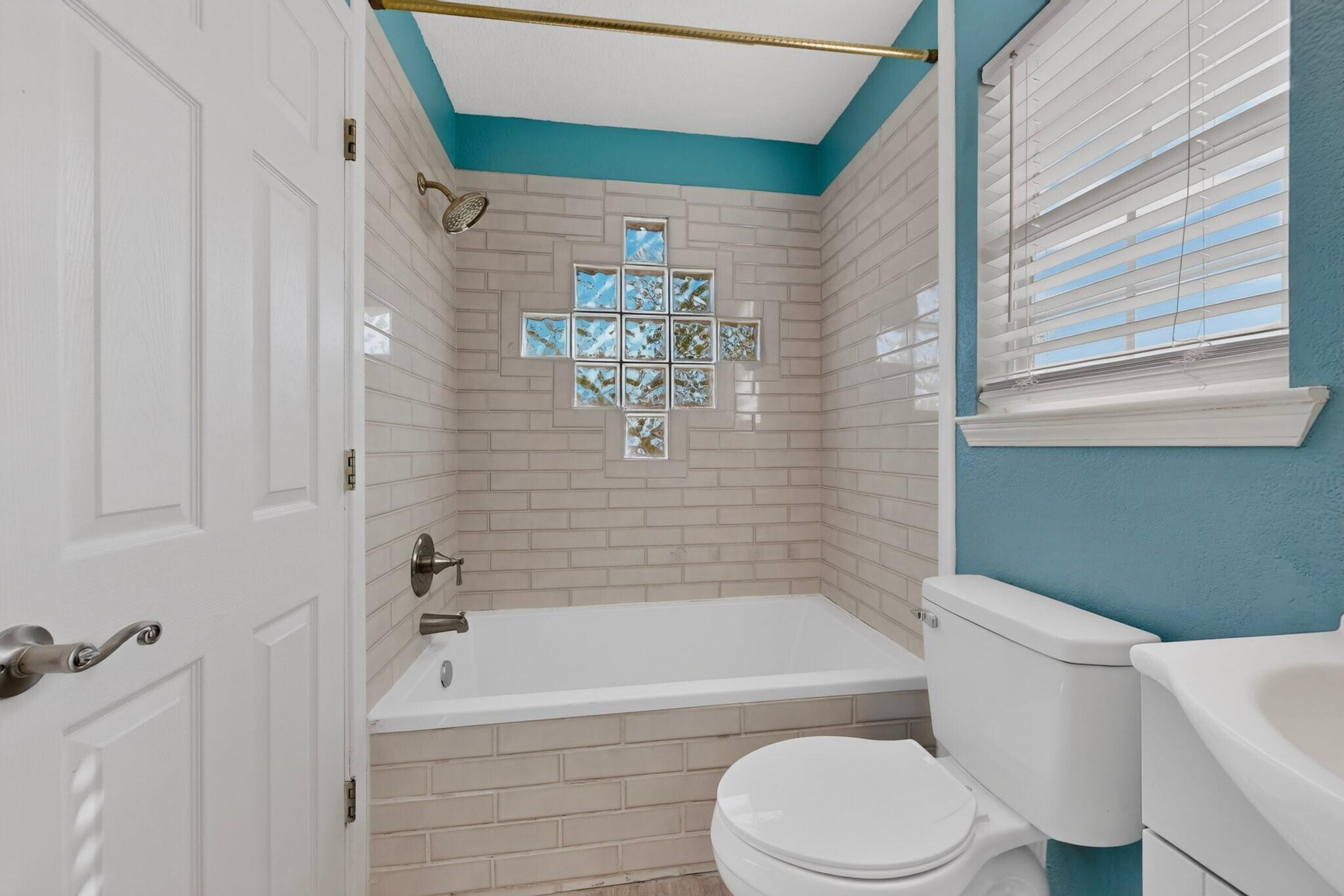 Photo 12 — 5008 Serena Circle NE