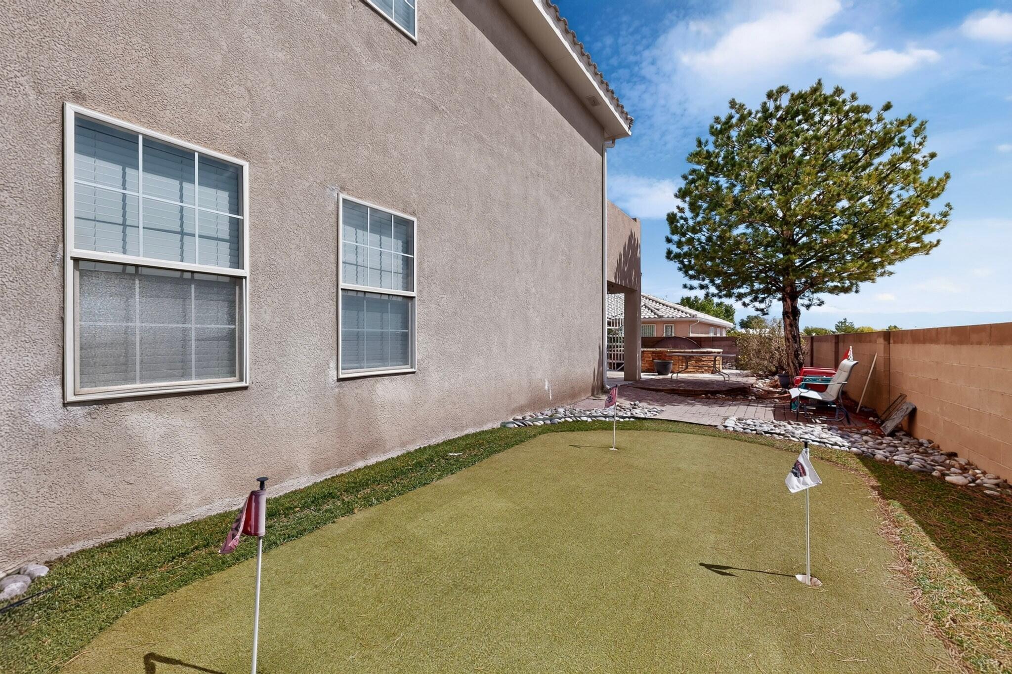Photo 10 — 9800 Sierra Morena Street NW