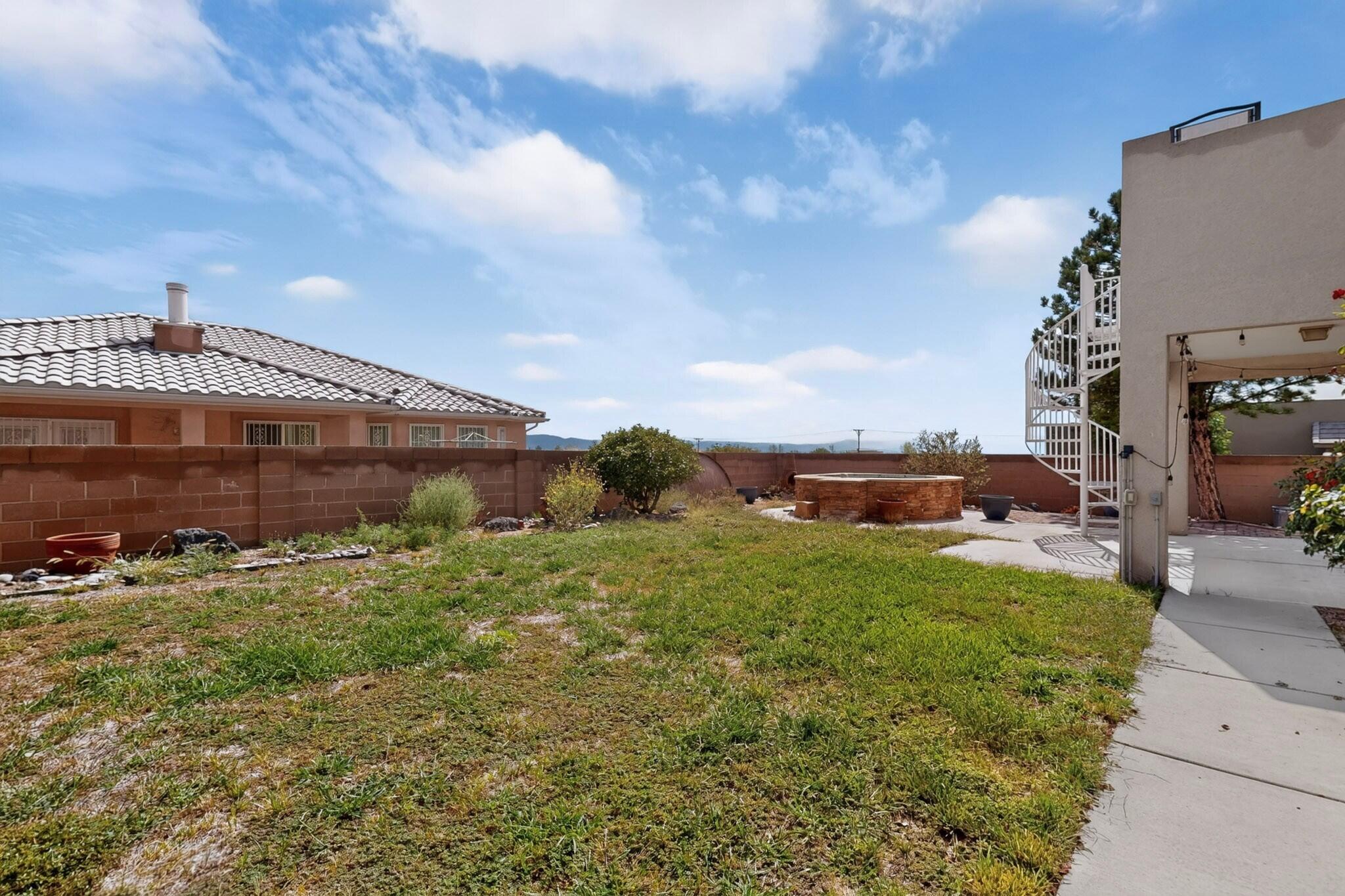 Photo 5 — 9800 Sierra Morena Street NW