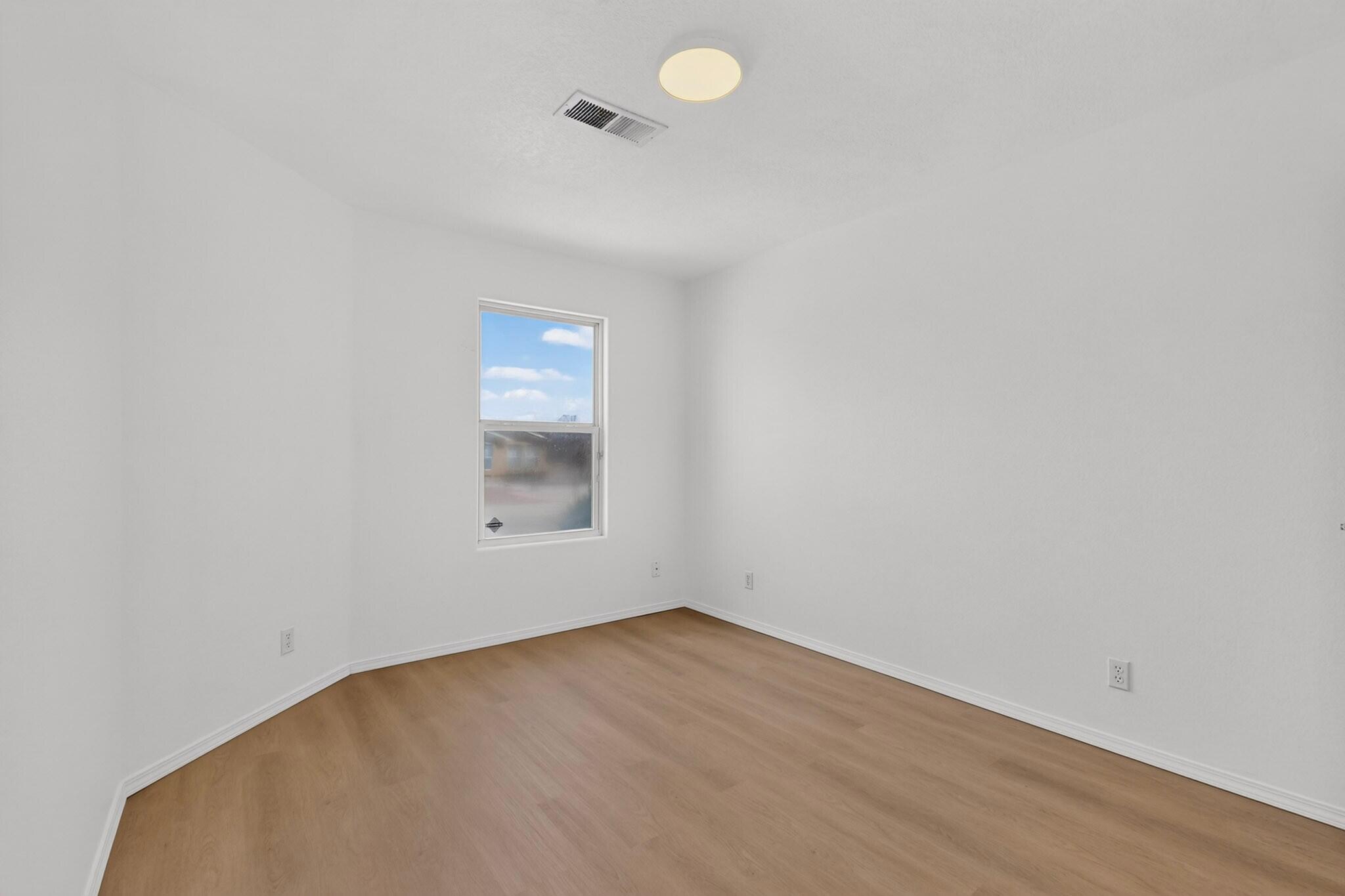 Photo 16 — 4982 Dream Dancer Drive NE