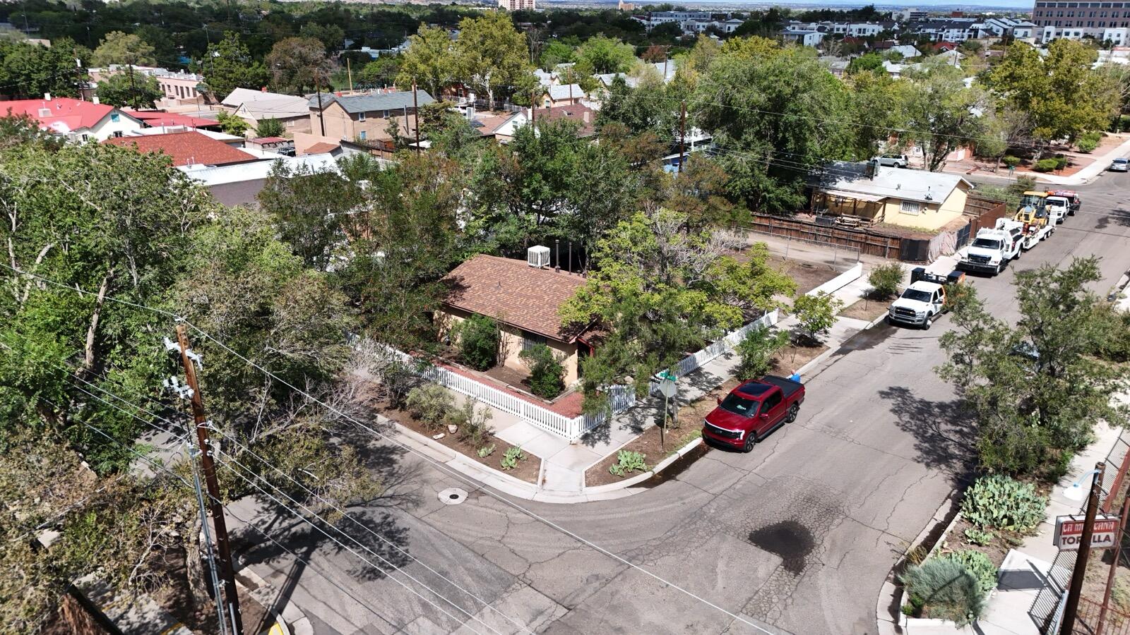 823 5th Street SW, Albuquerque, NM 87102