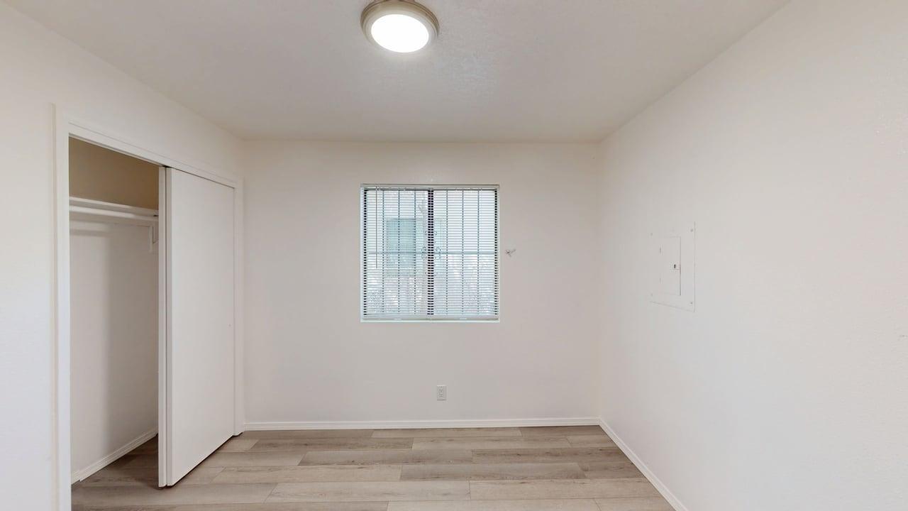 Photo 10 — 823 5th Street SW