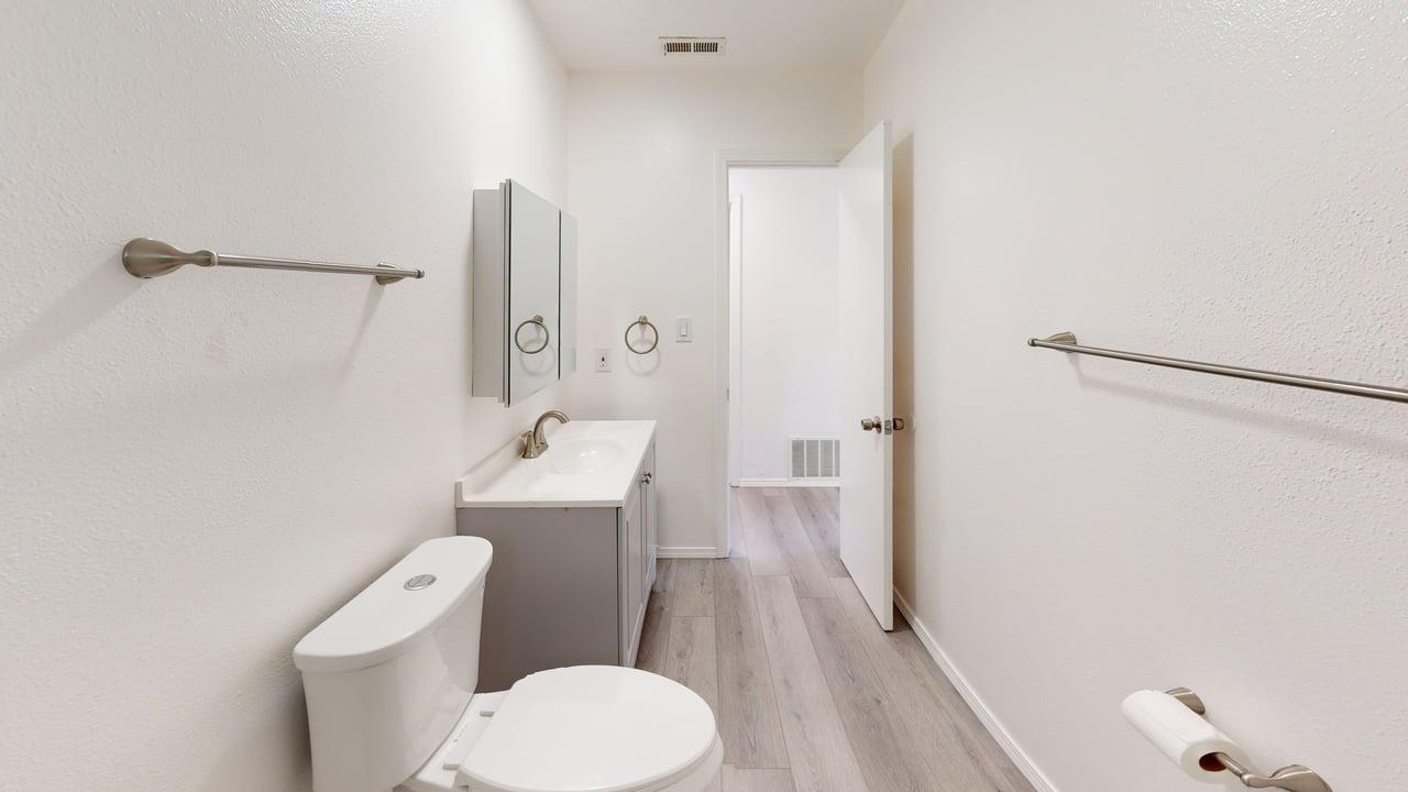 Photo 7 — 823 5th Street SW