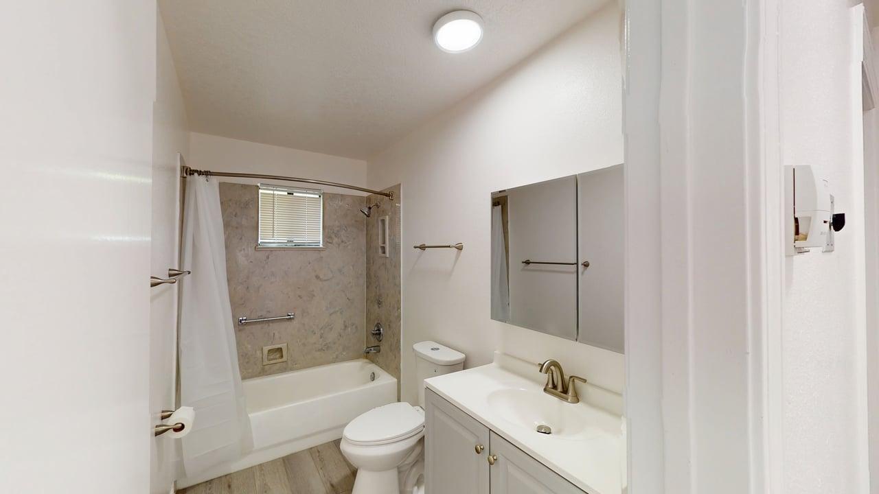 Photo 6 — 823 5th Street SW