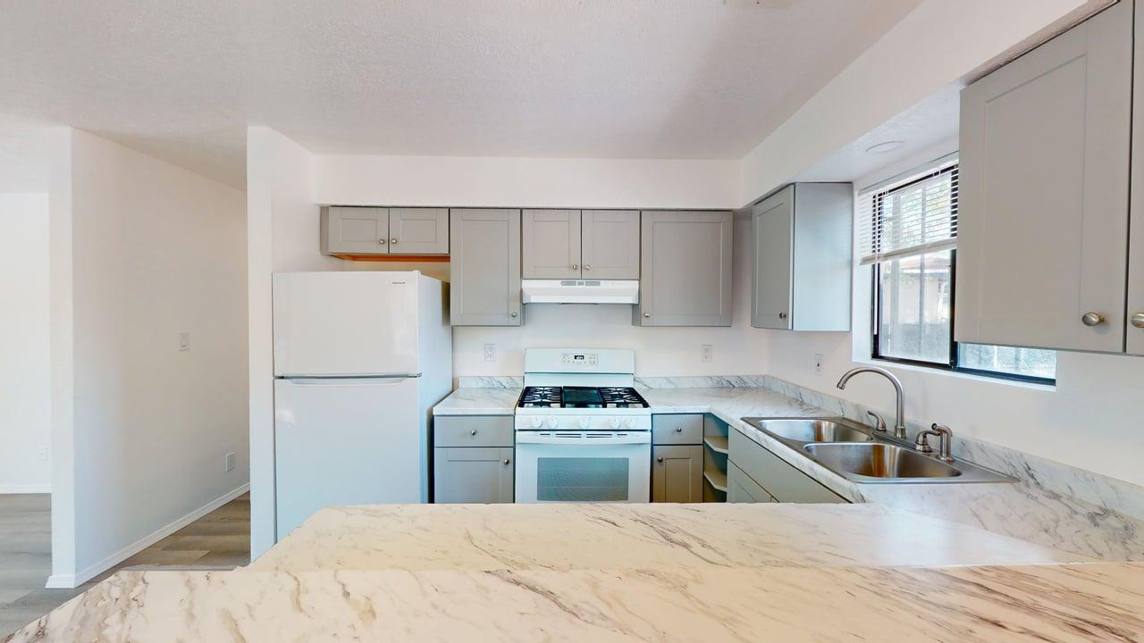 Photo 16 — 823 5th Street SW