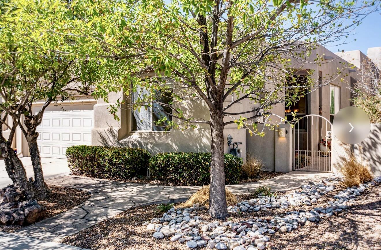 8805 Desert Fox Way NE, Albuquerque, NM 87122
