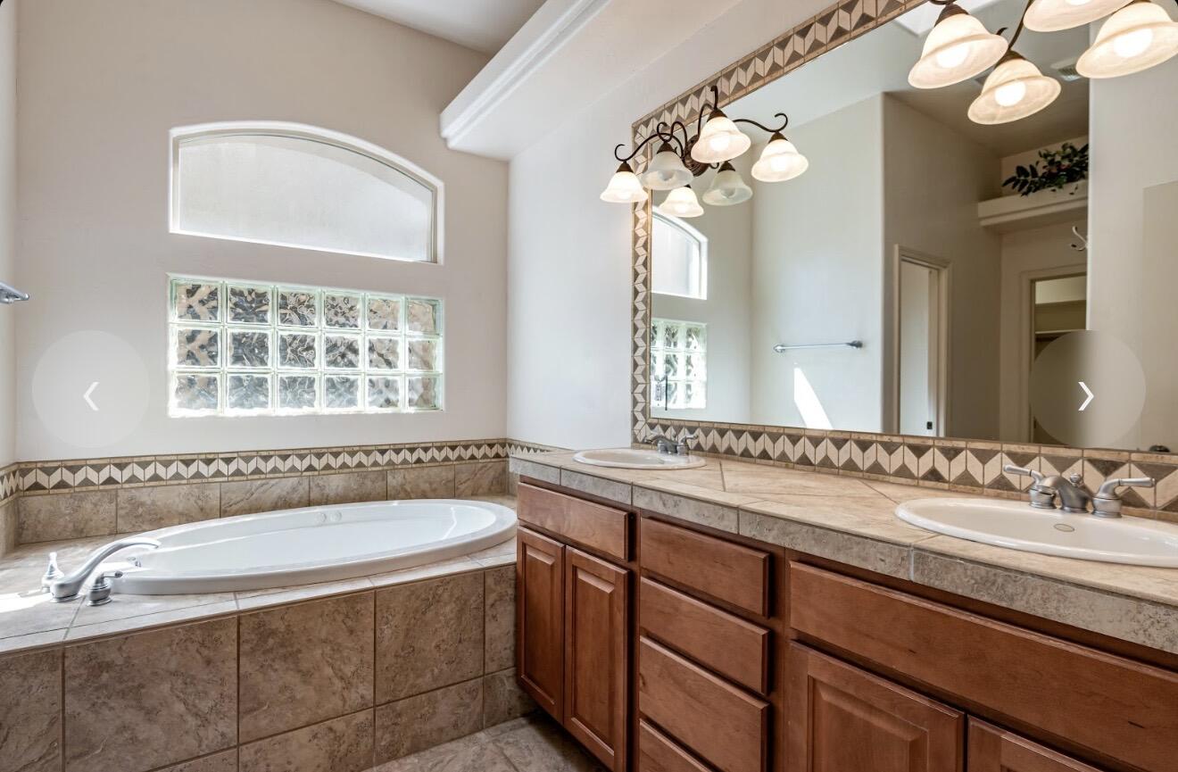 Photo 15 — 8805 Desert Fox Way NE