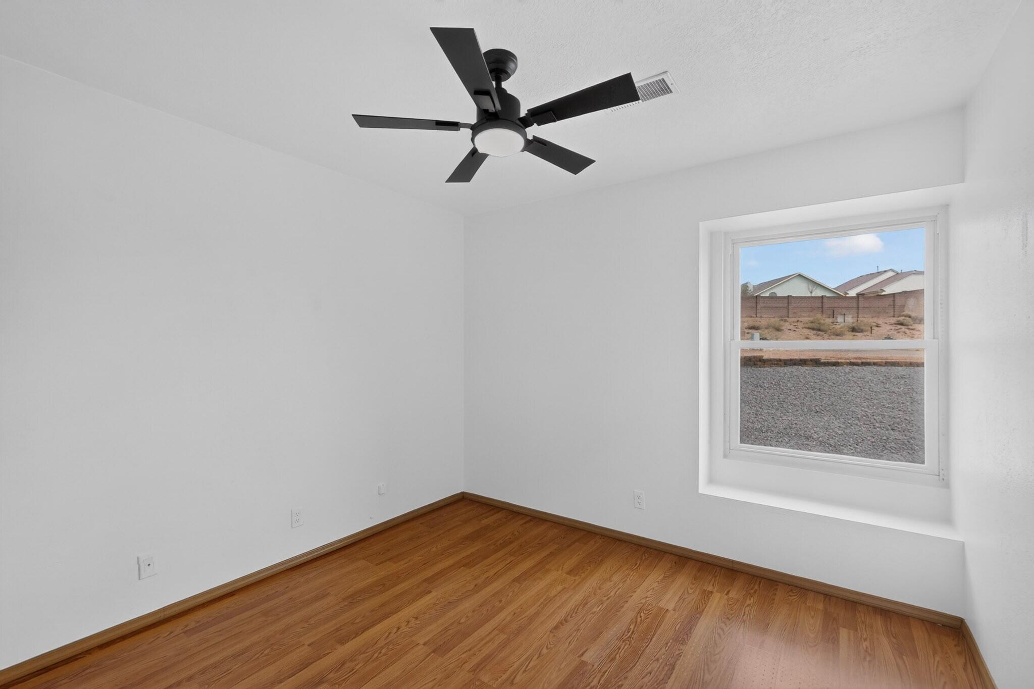 Photo 13 — 729 Silver Court NE
