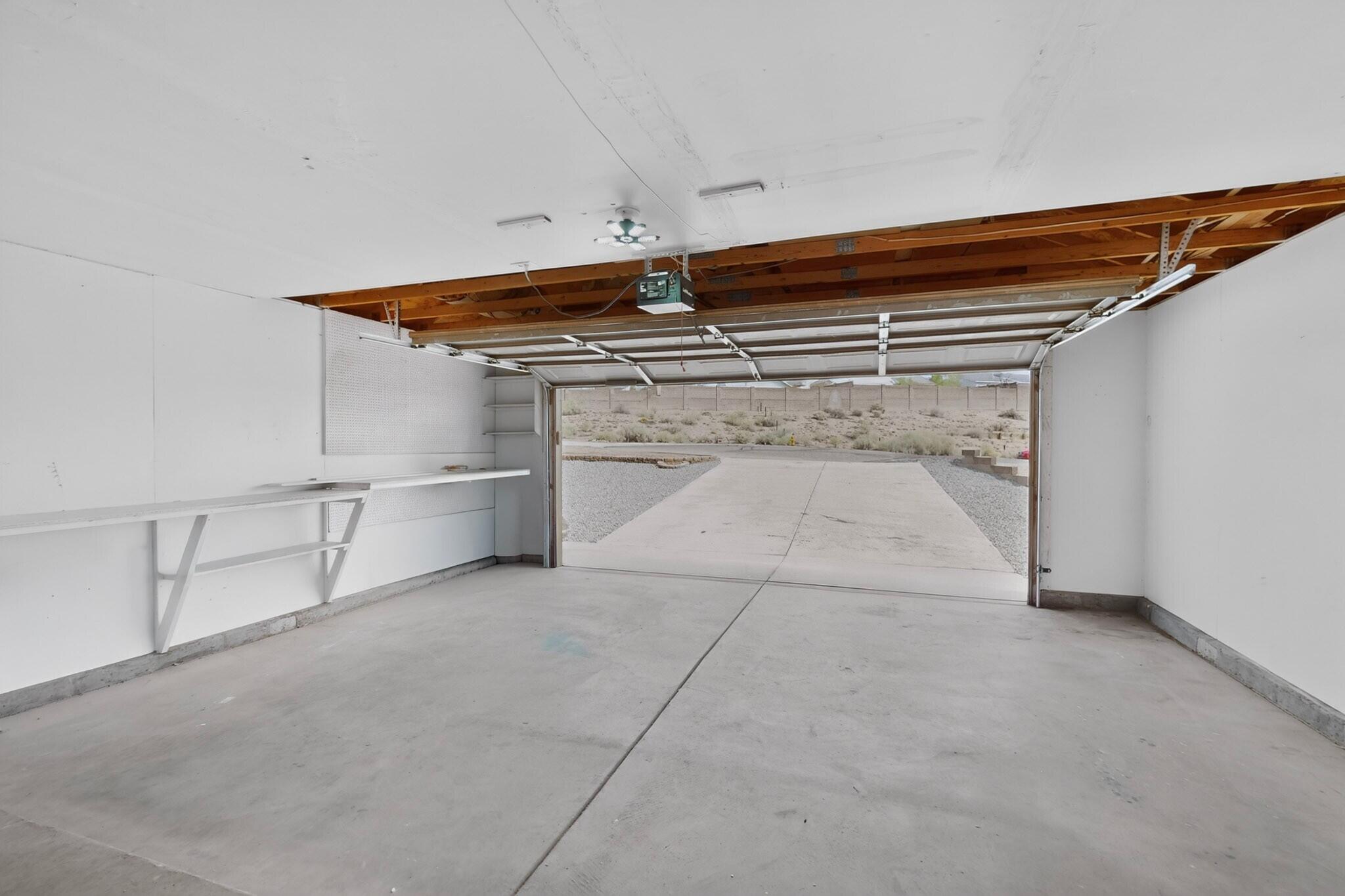 Photo 9 — 729 Silver Court NE