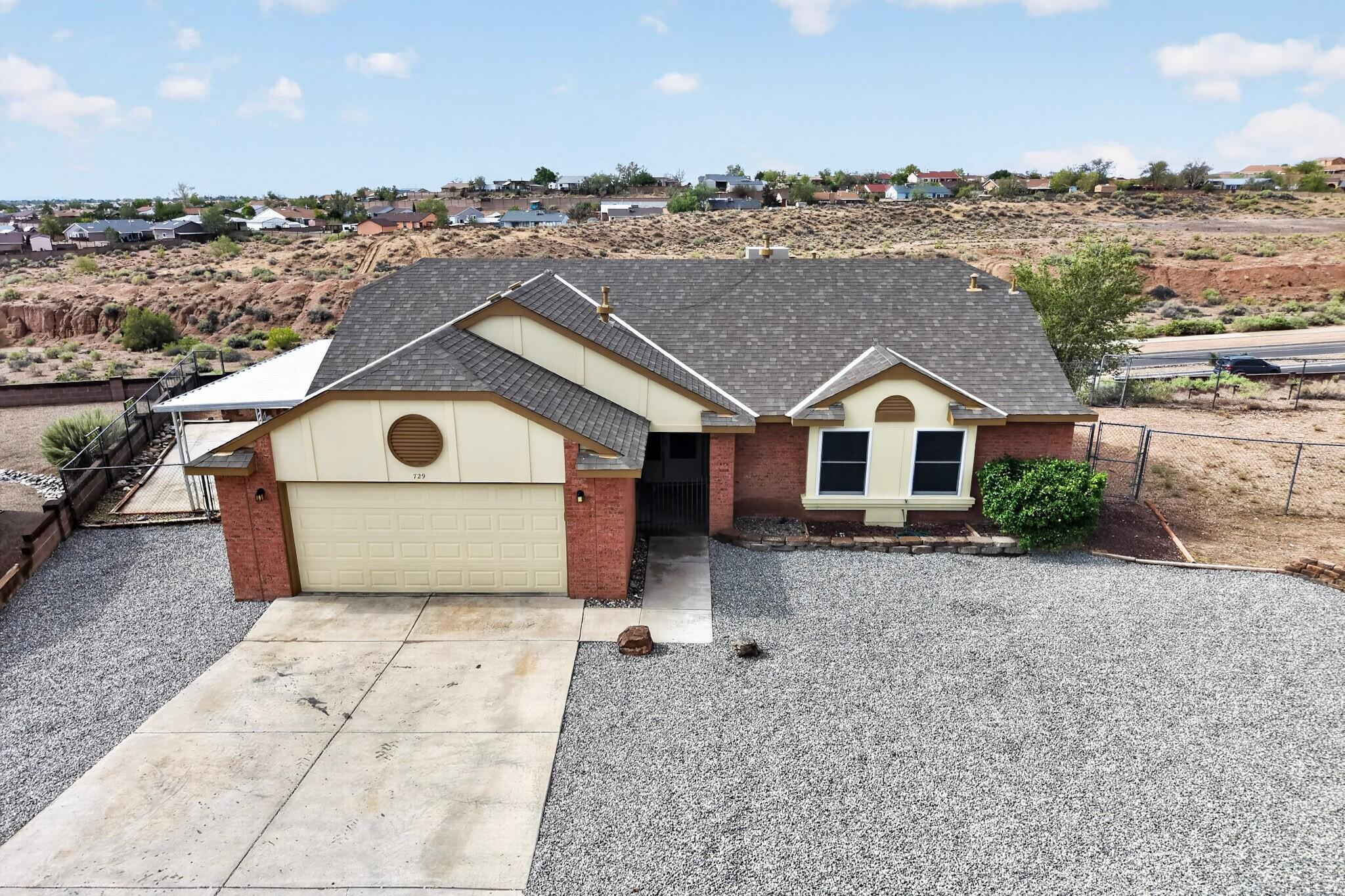 Photo 3 — 729 Silver Court NE