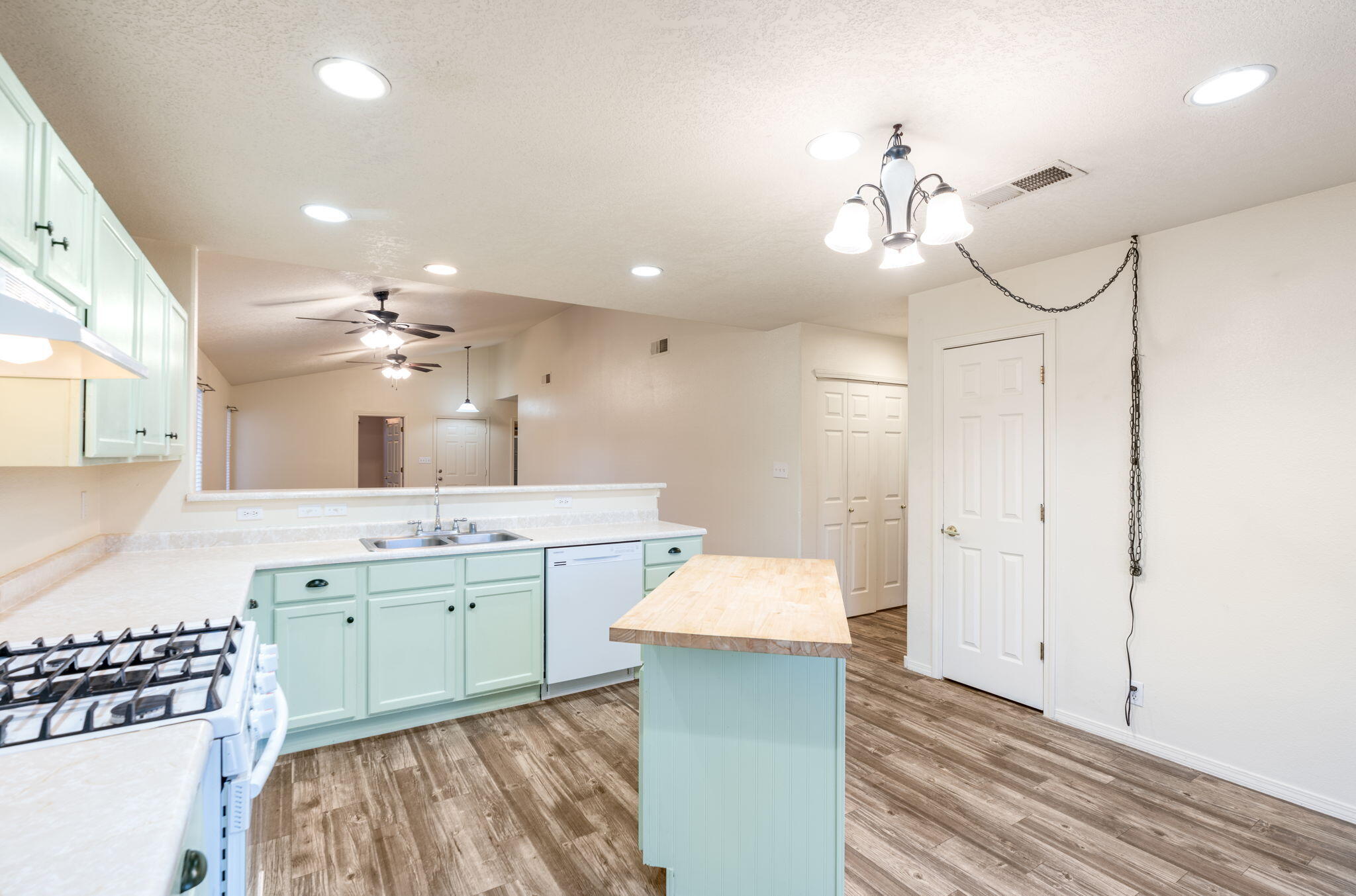 Photo 19 — 1336 Penasco Road NE