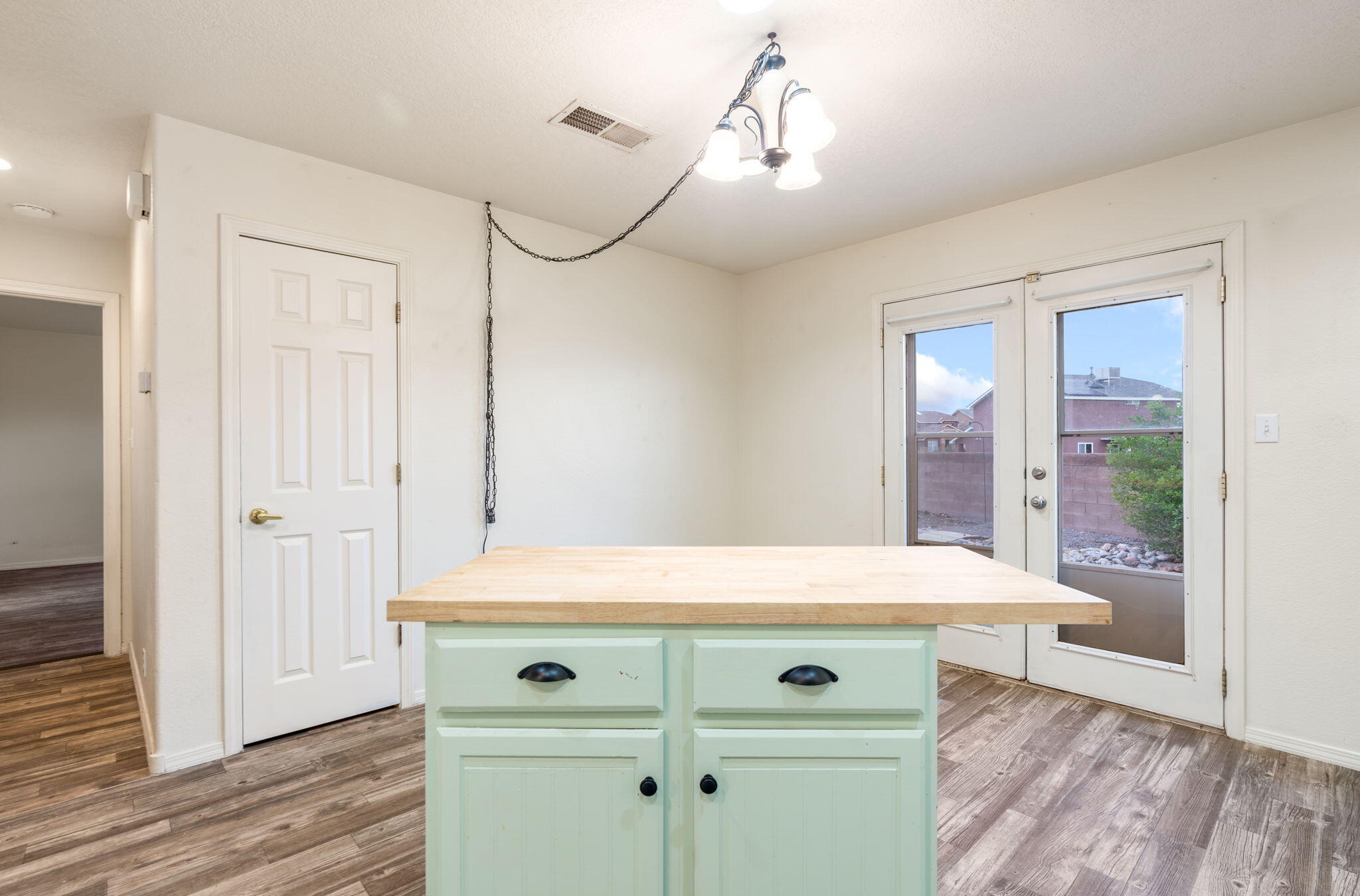 Photo 18 — 1336 Penasco Road NE