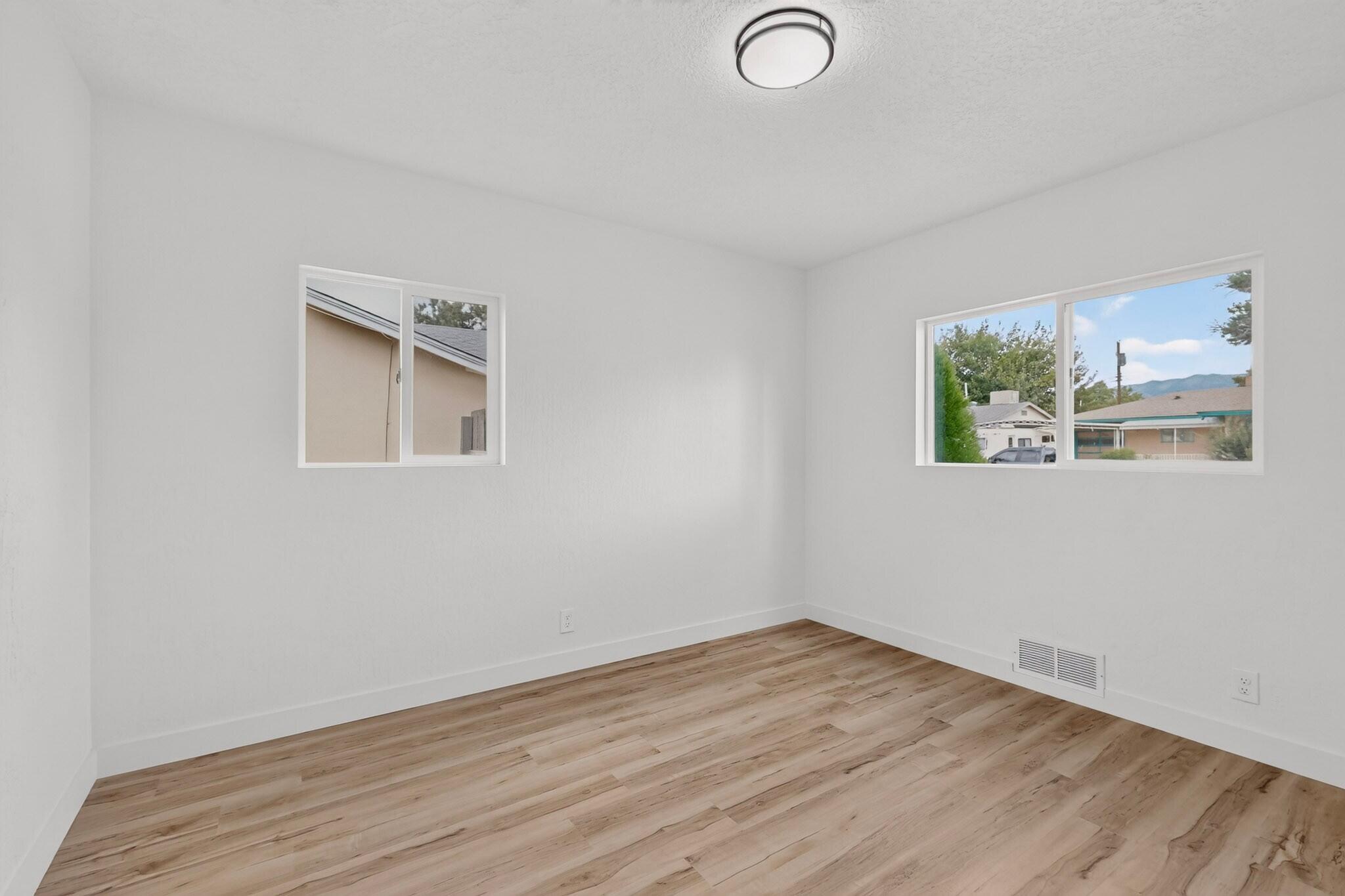 Photo 11 — 2817 Cardenas Drive NE