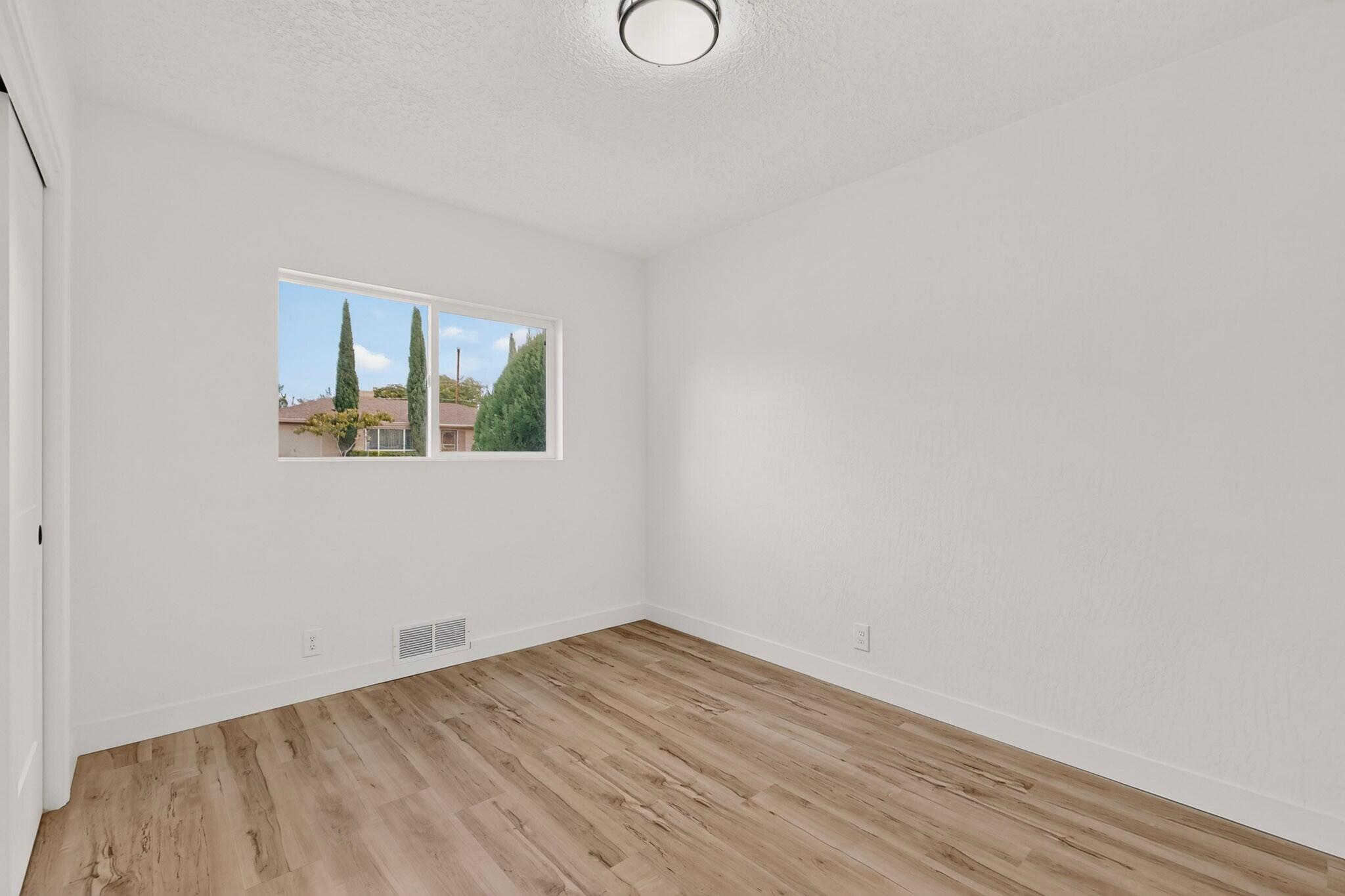 Photo 7 — 2817 Cardenas Drive NE