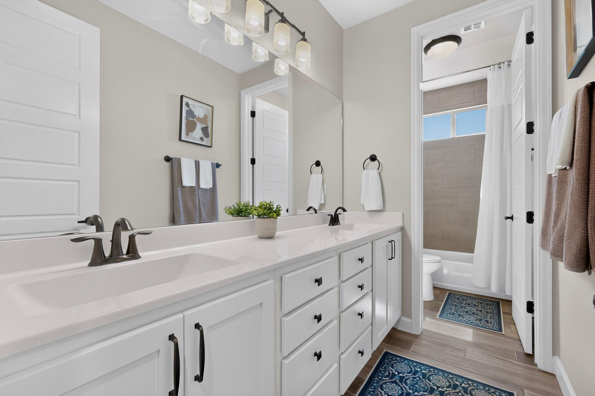Photo 15 — 5801 Ridgeline Place NE