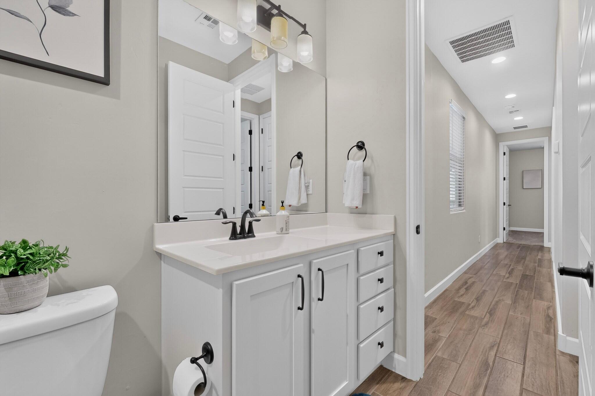 Photo 19 — 5801 Ridgeline Place NE
