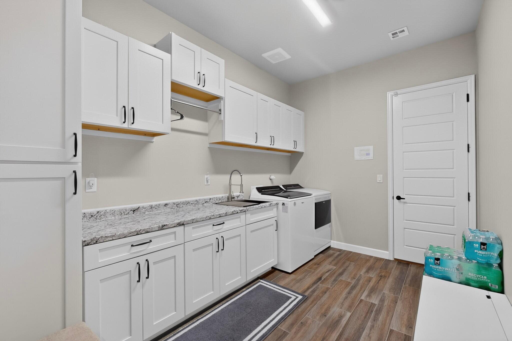 Photo 14 — 5801 Ridgeline Place NE