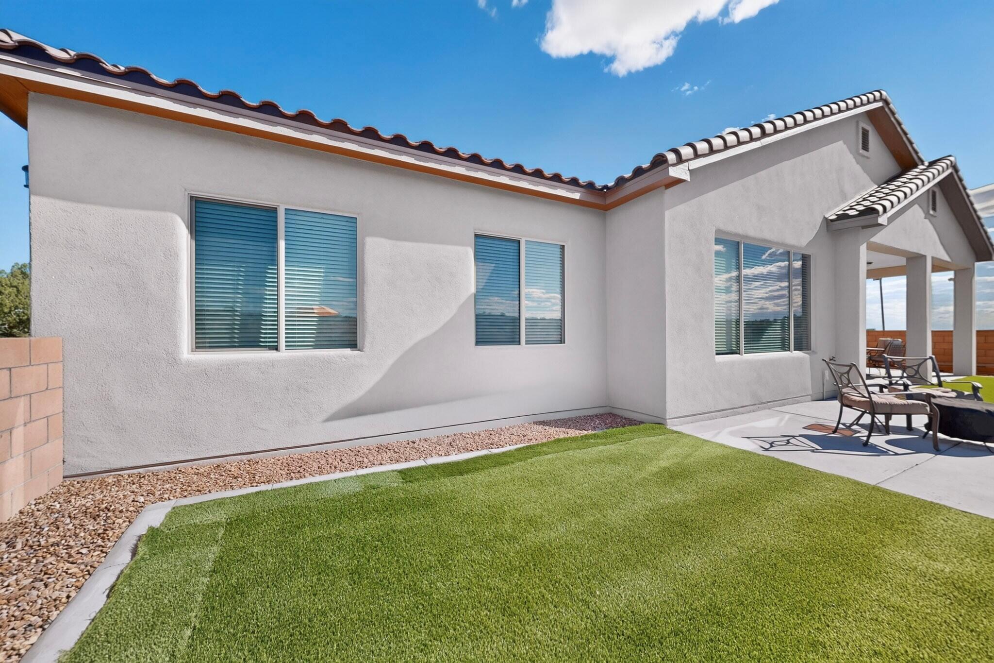 Photo 11 — 5801 Ridgeline Place NE