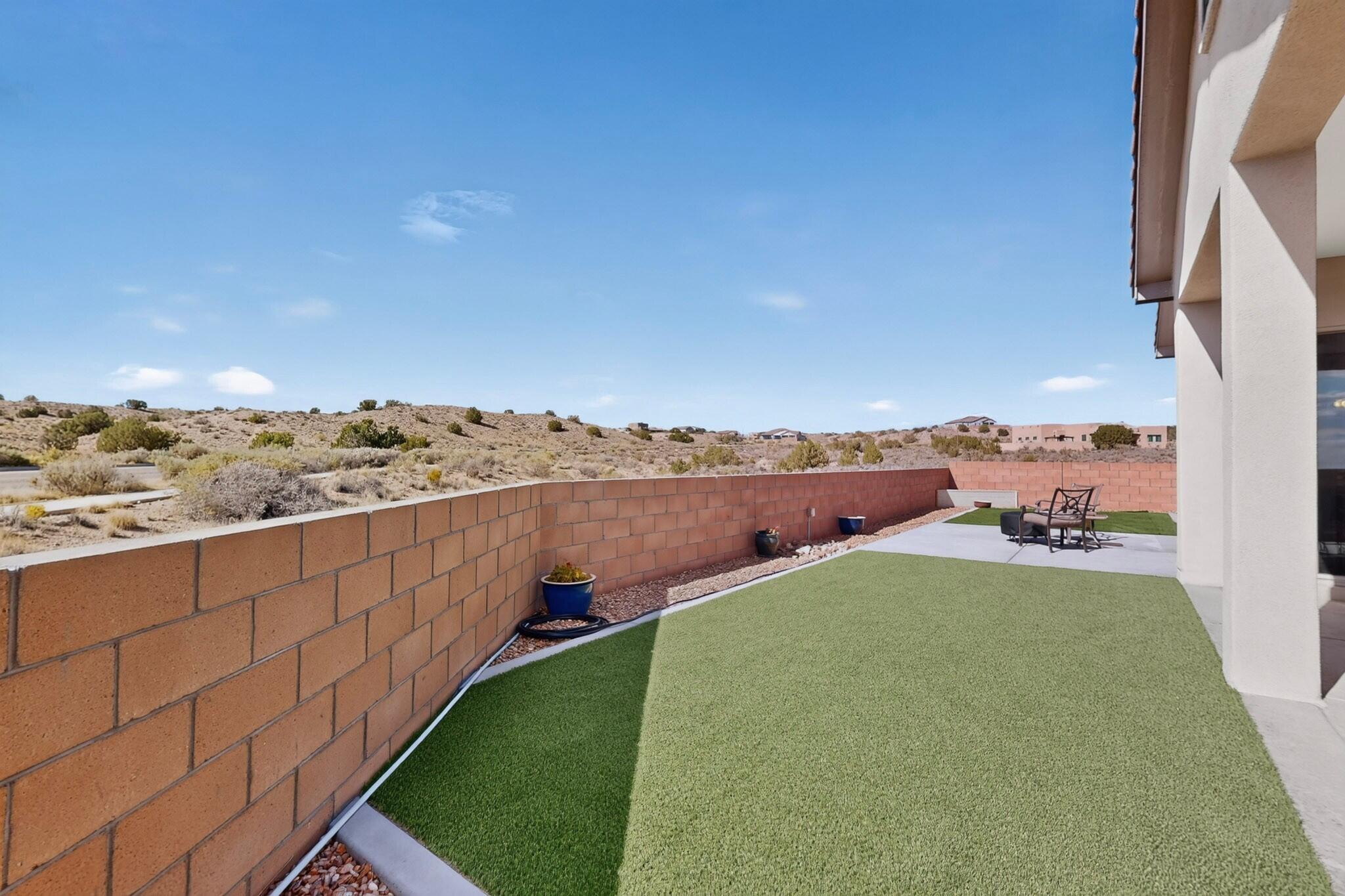 Photo 10 — 5801 Ridgeline Place NE