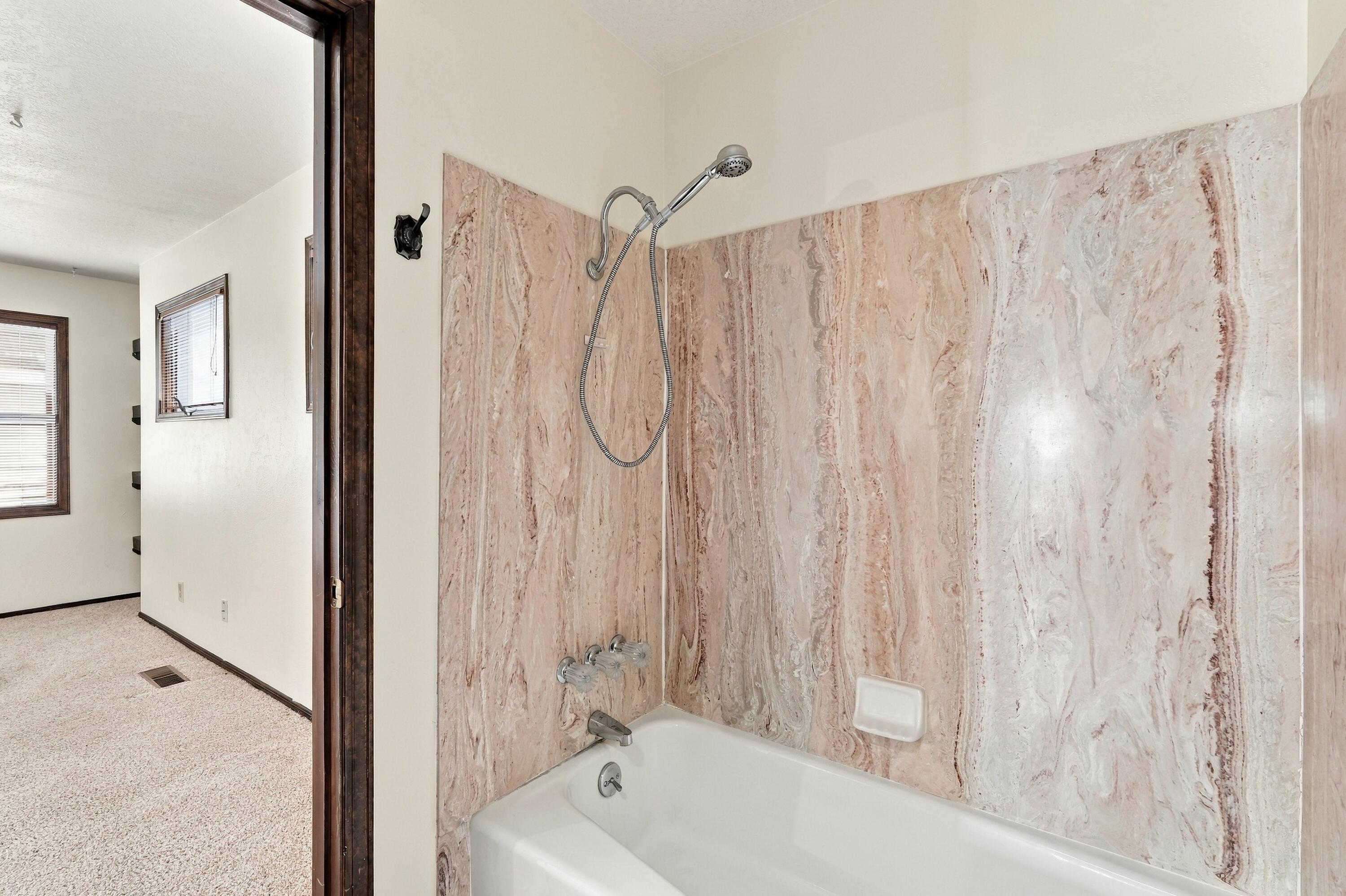 Photo 12 — 3901 Embudito Drive NE