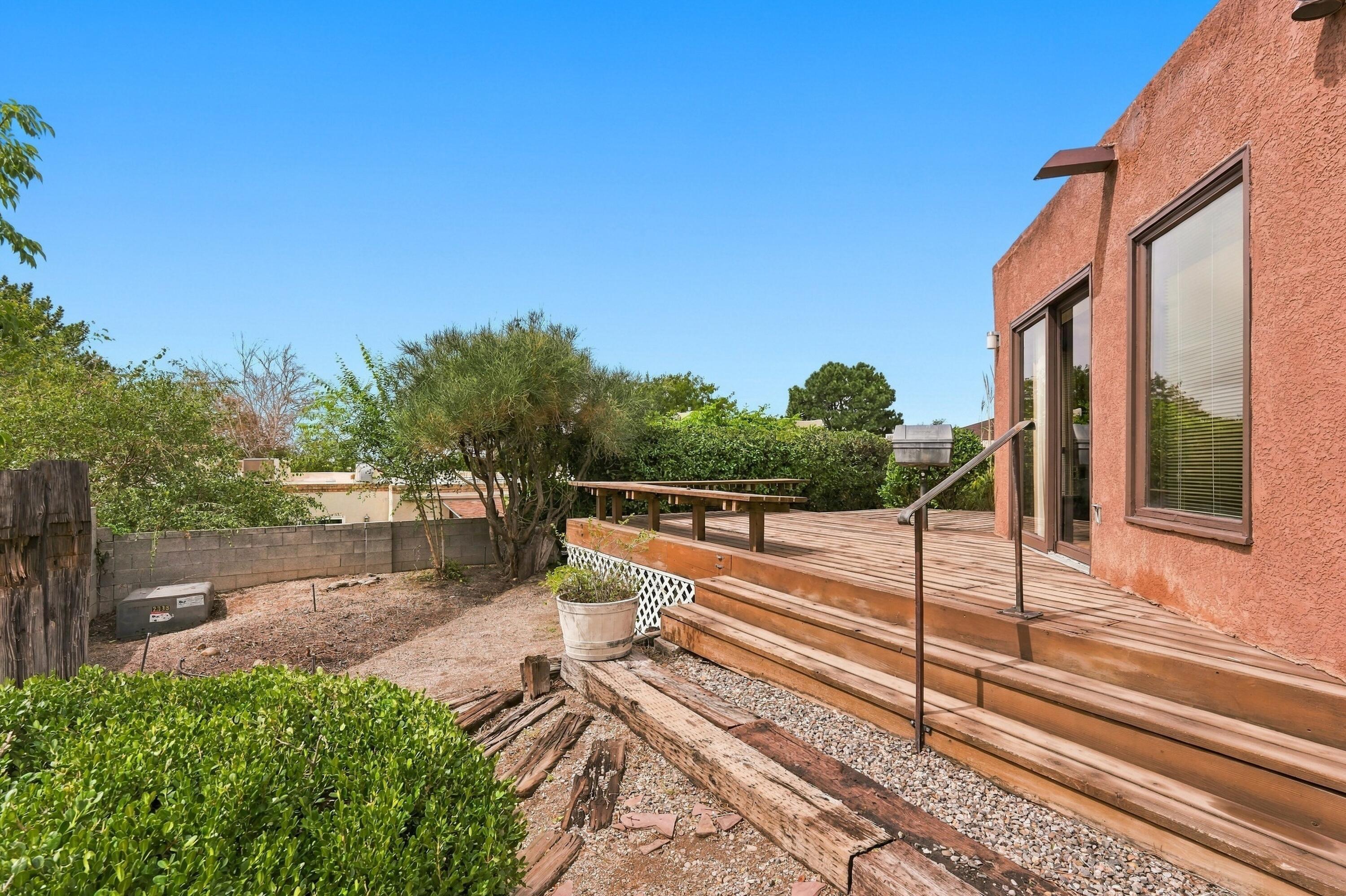 Photo 9 — 3901 Embudito Drive NE