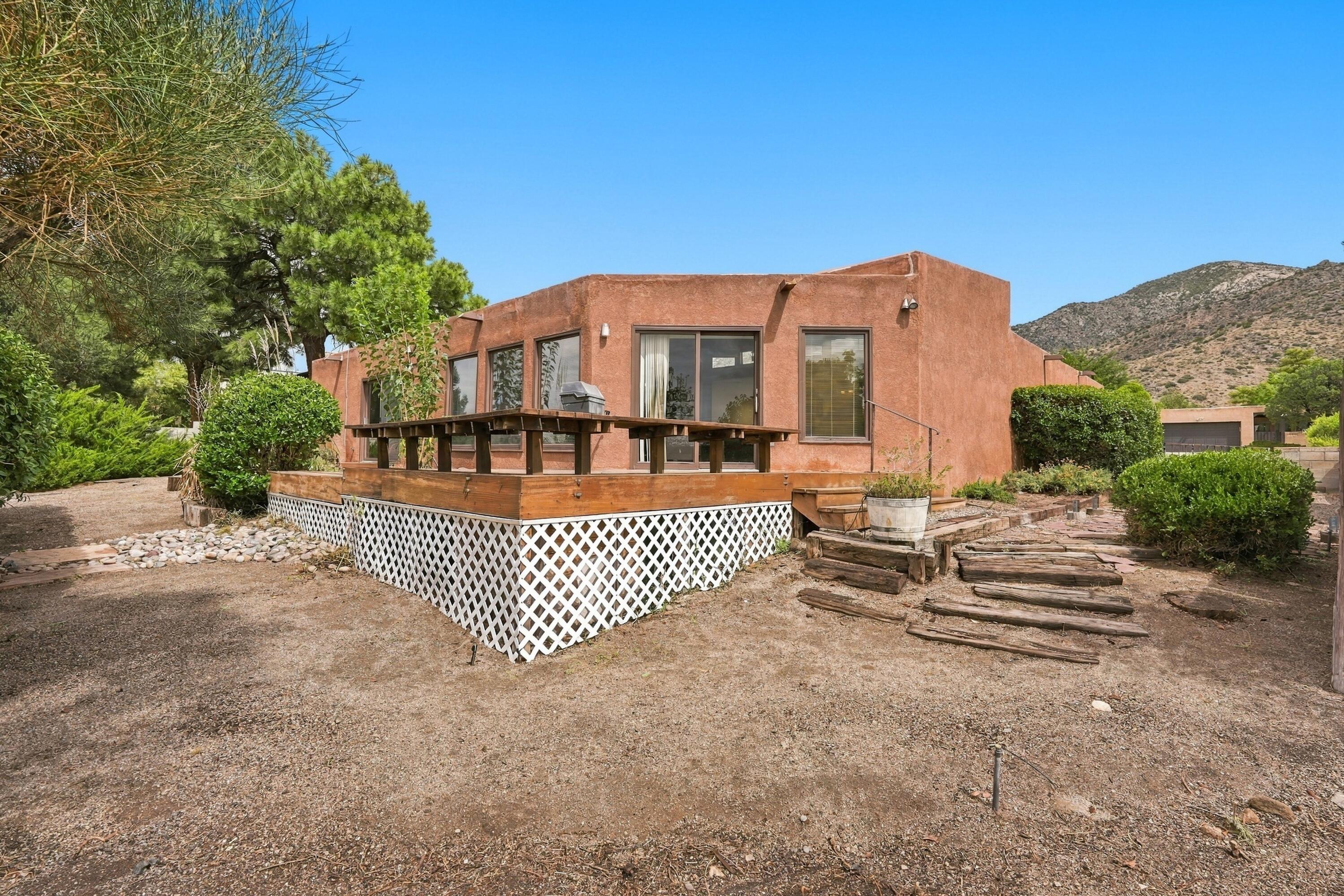 Photo 5 — 3901 Embudito Drive NE